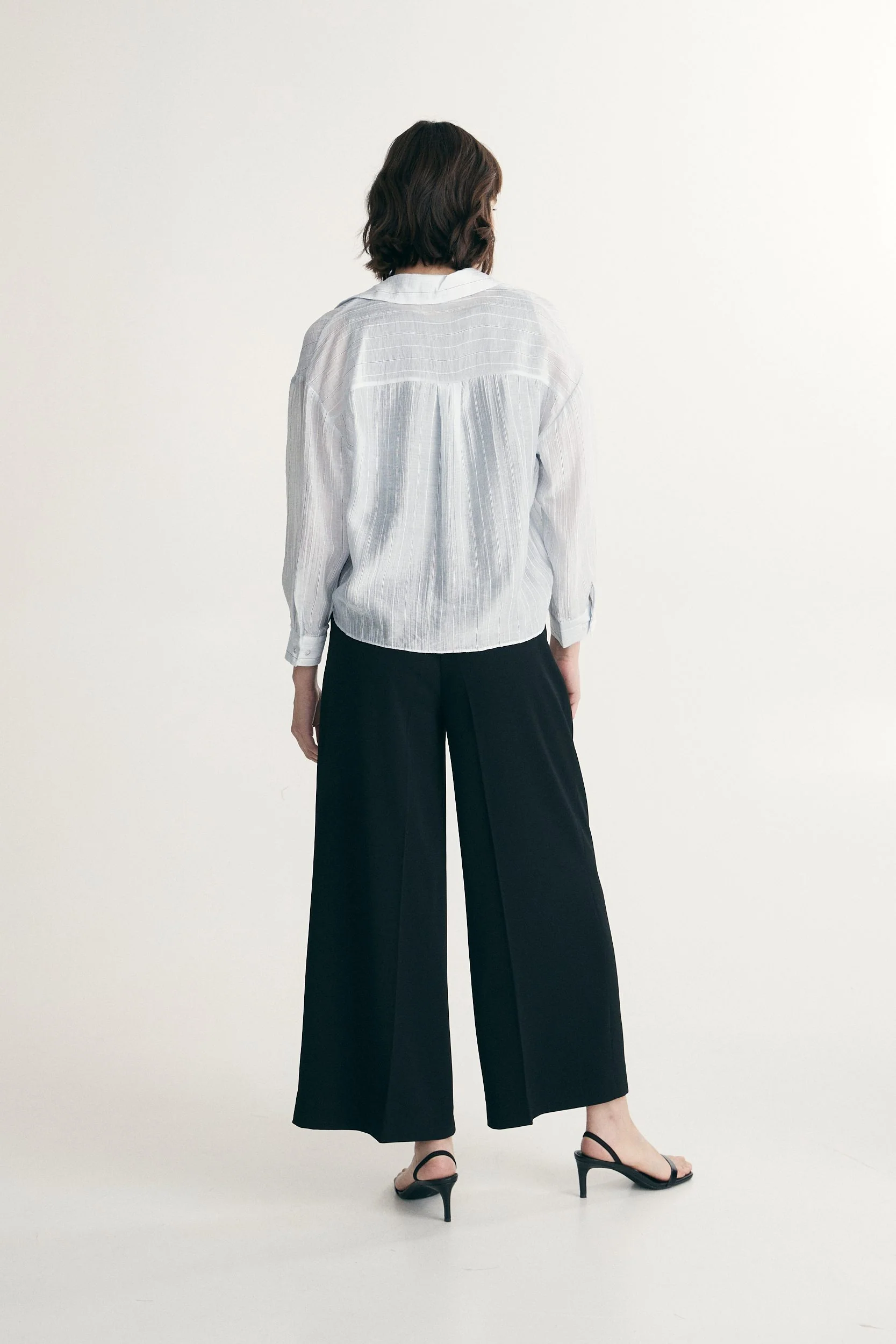Oversized shirt with twisted front - Image 5