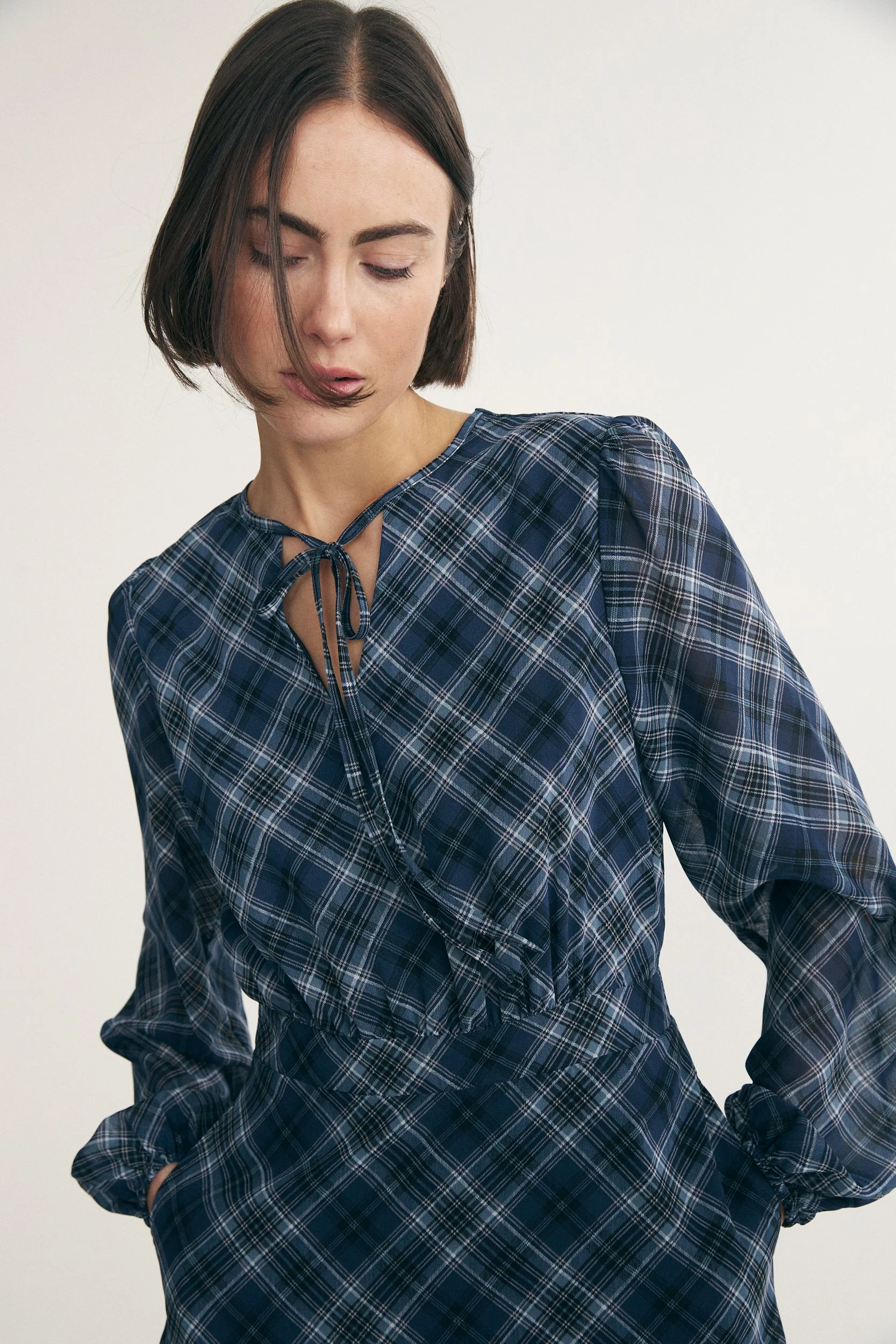 Plaid fluid dress - Image 4