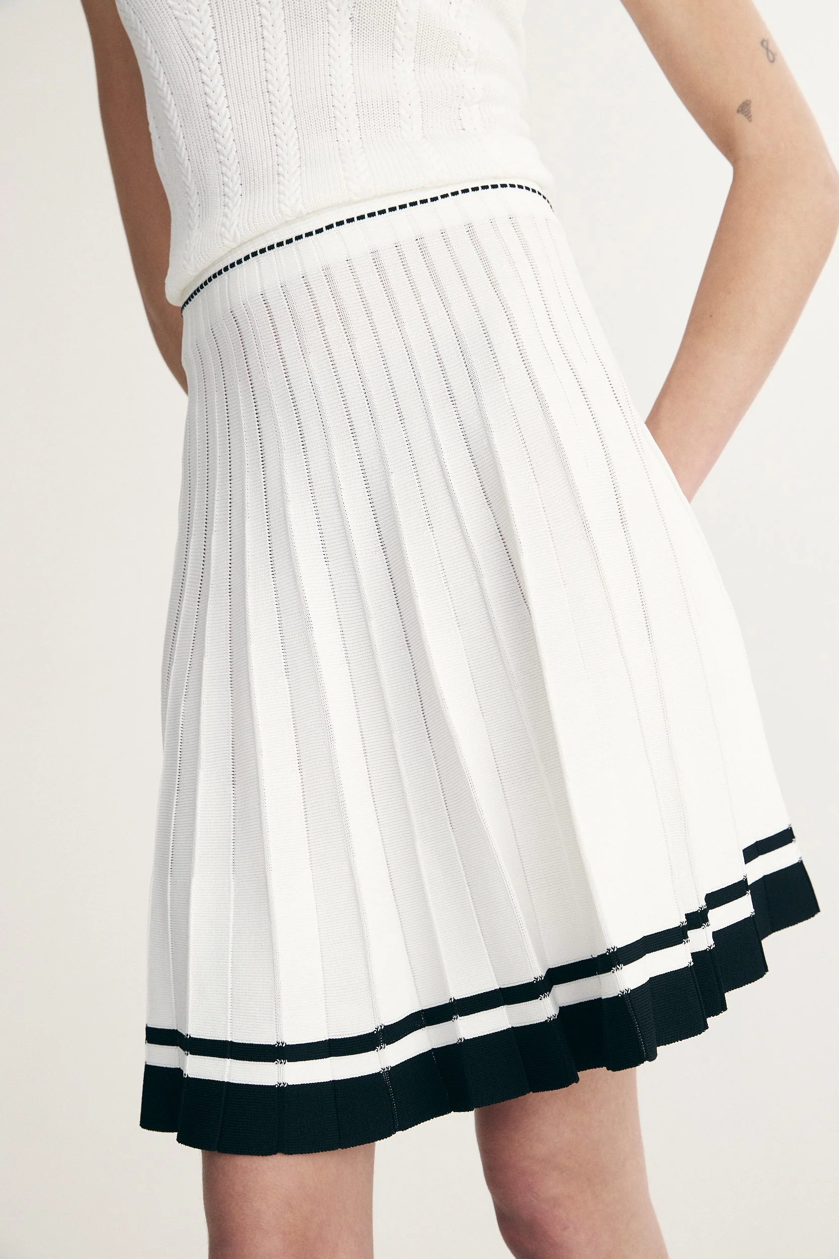 Pleated knit skirt - Image 3