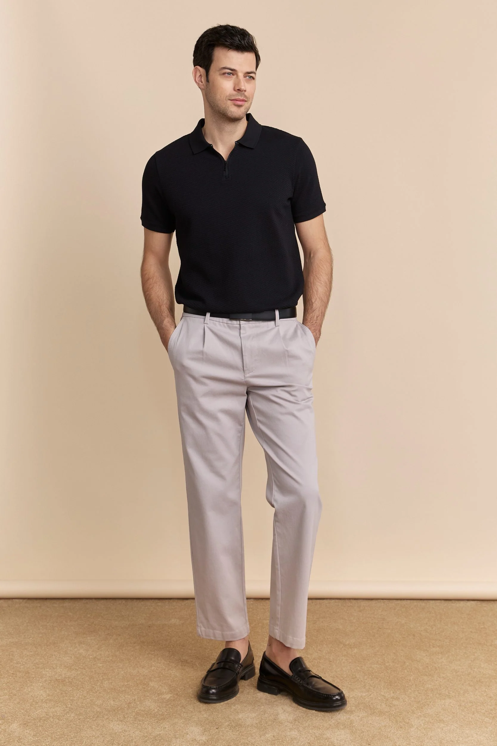 Pleated pant with elastic sides - Image 2