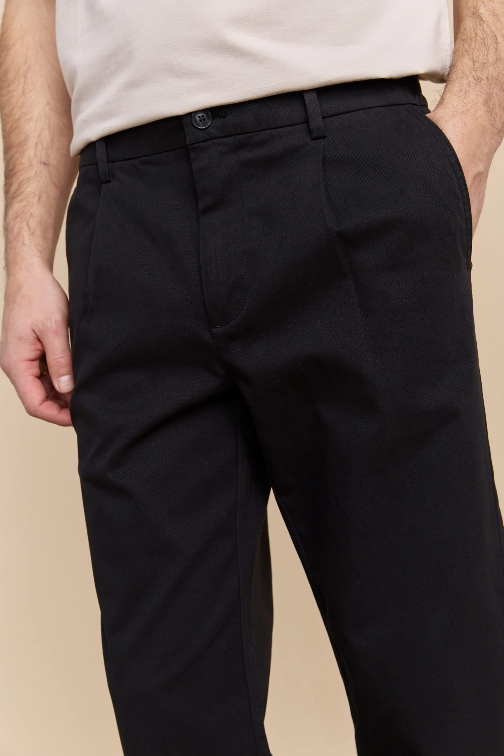Pleated pant with elastic sides - Image 7