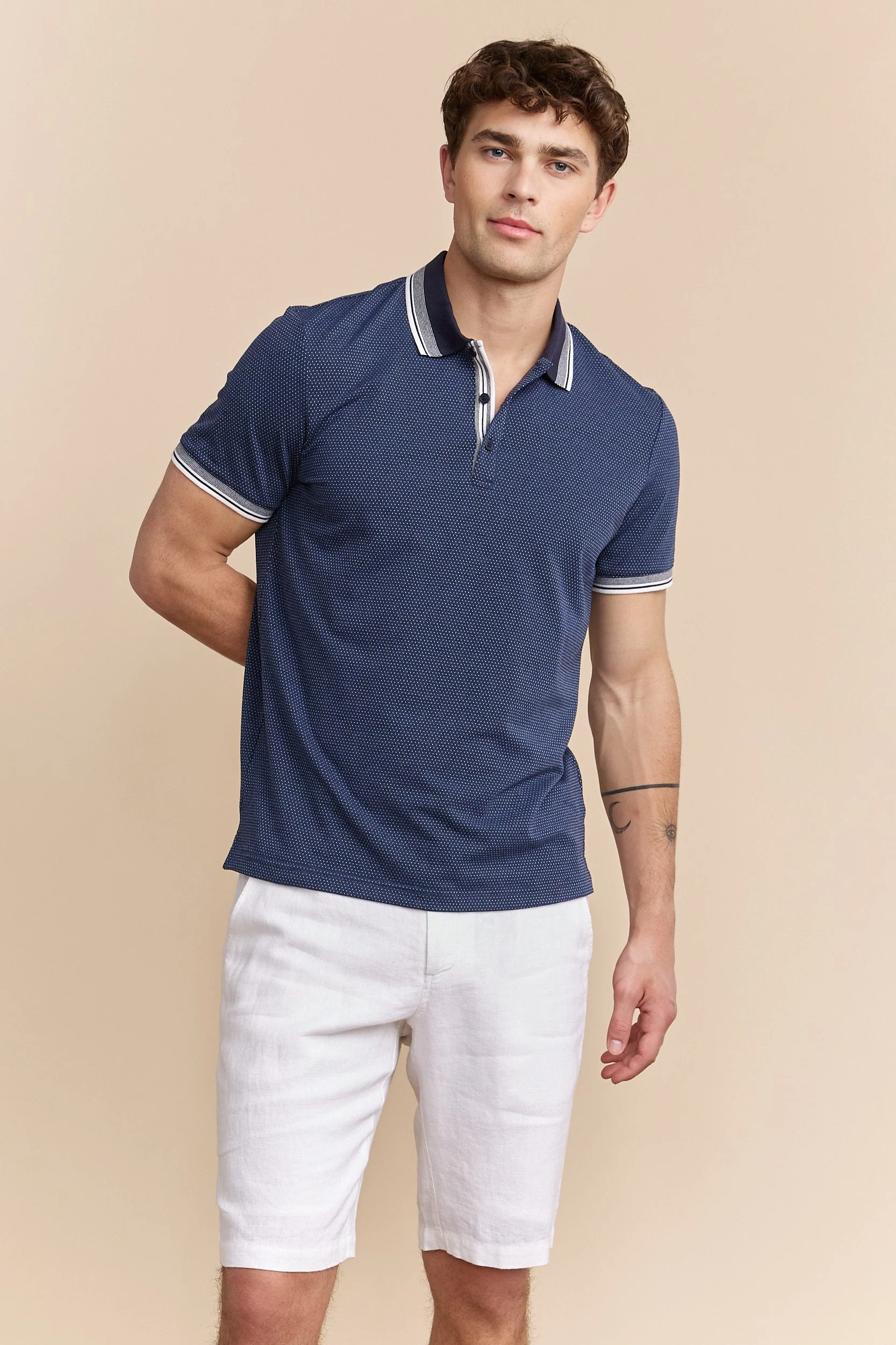 Polo with contrasting details - Image 6
