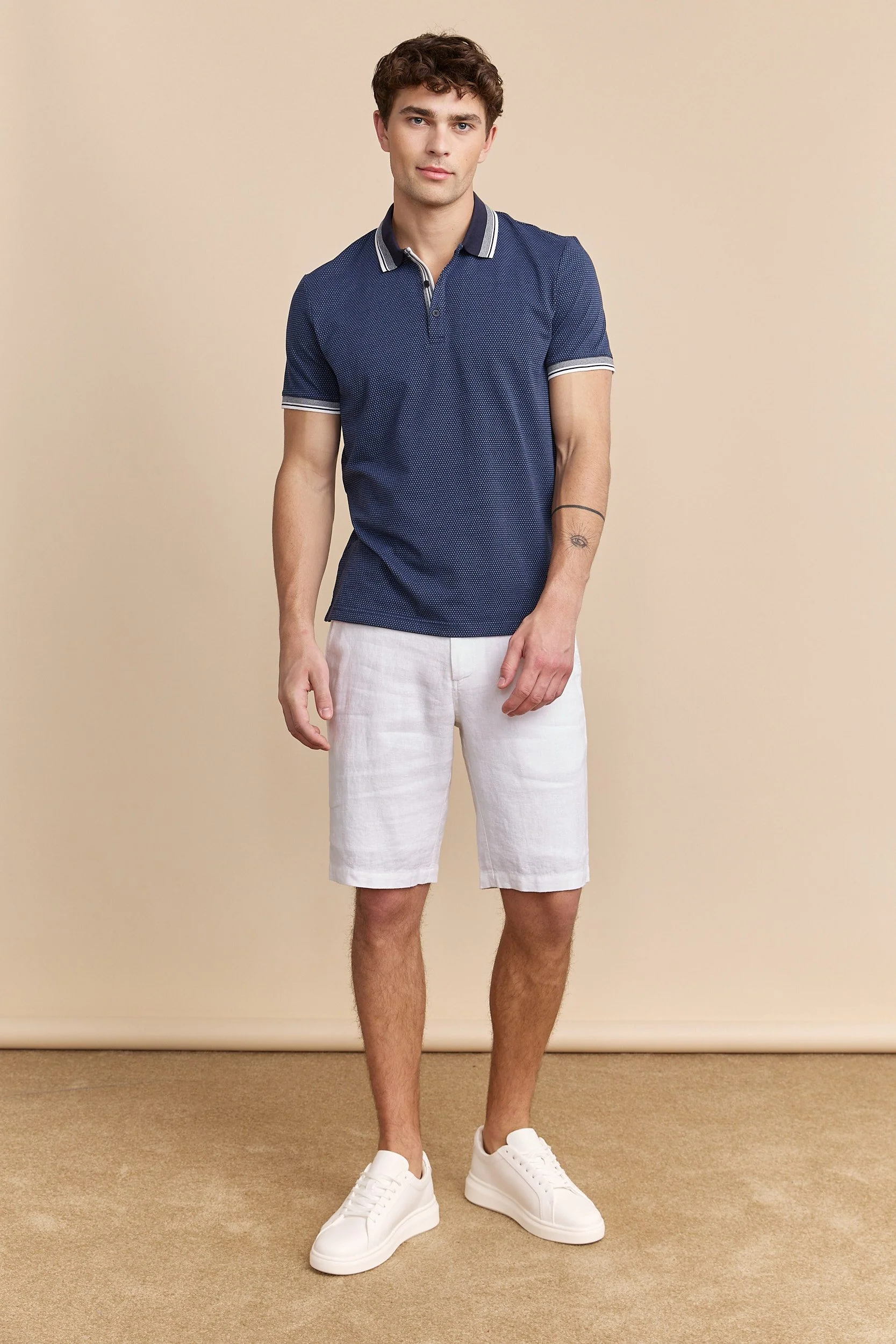 Polo with contrasting details - Image 7