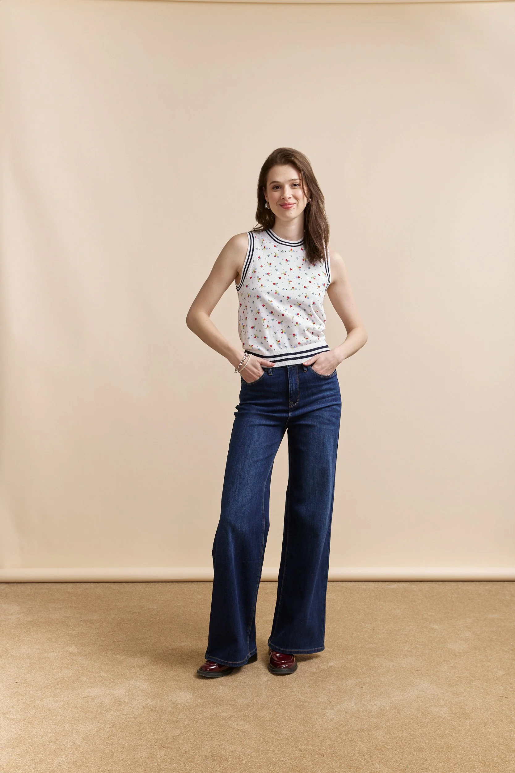 Printed sleeveless top - Image 2