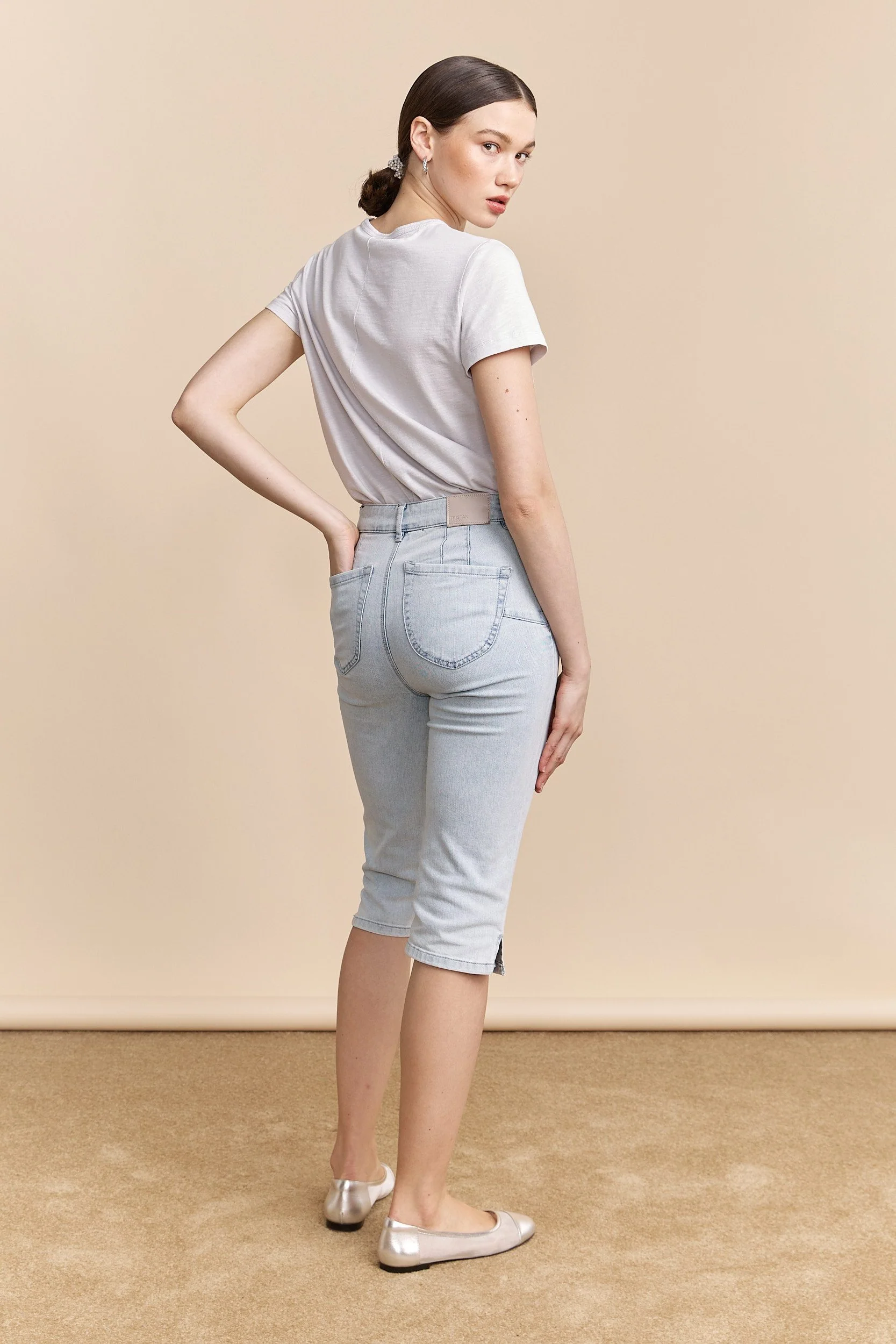 Push up capri jean with bottom hem slit - Image 2