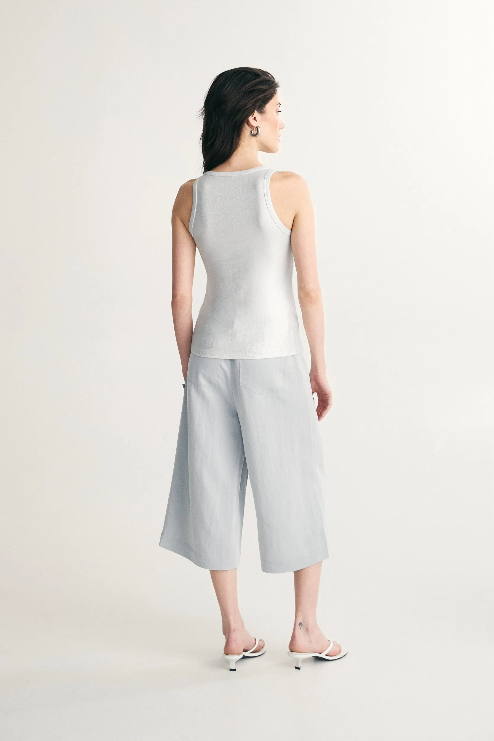 Ribbed sleeveless top - Image 2