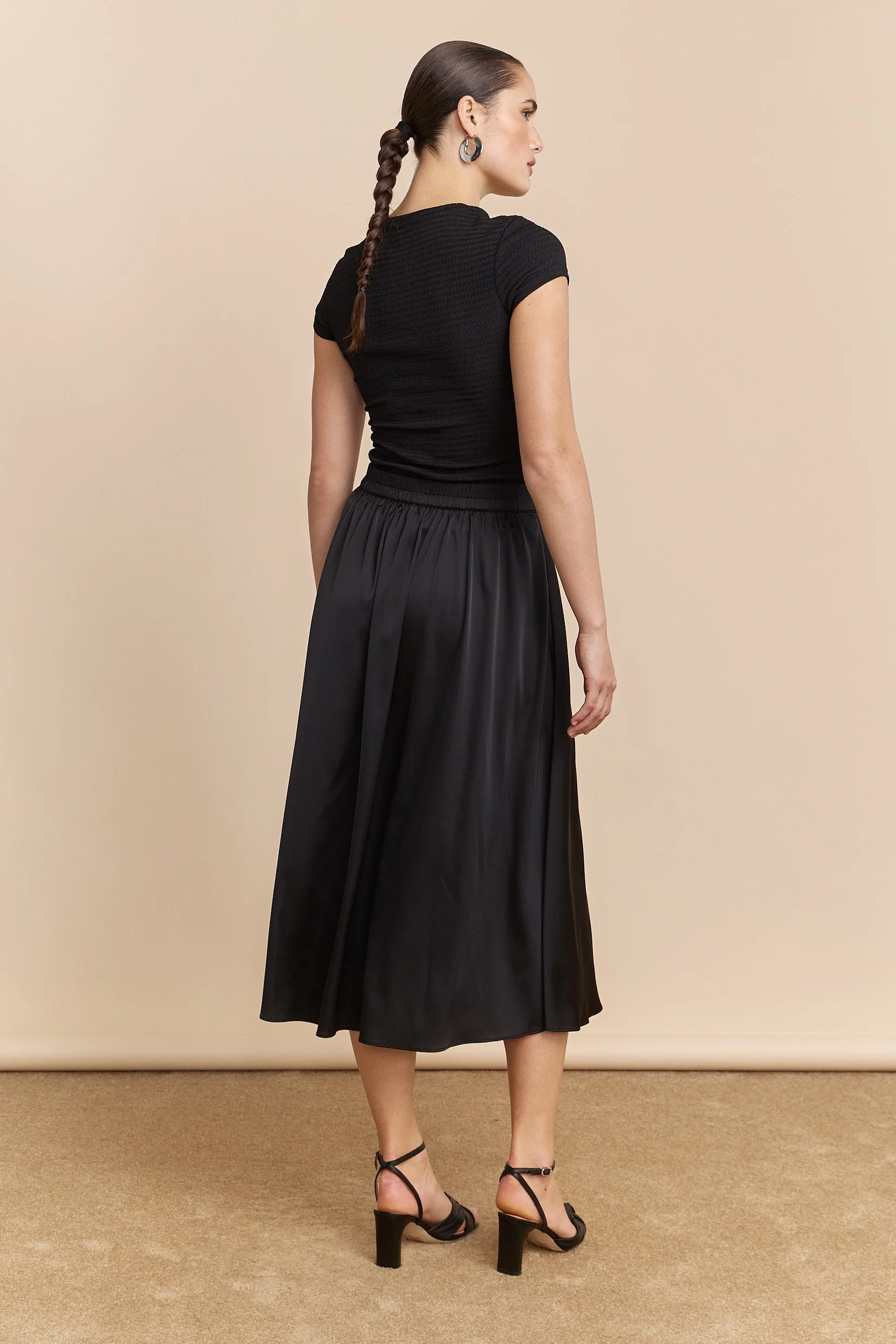 Satin skirt with elastic waist - Image 3