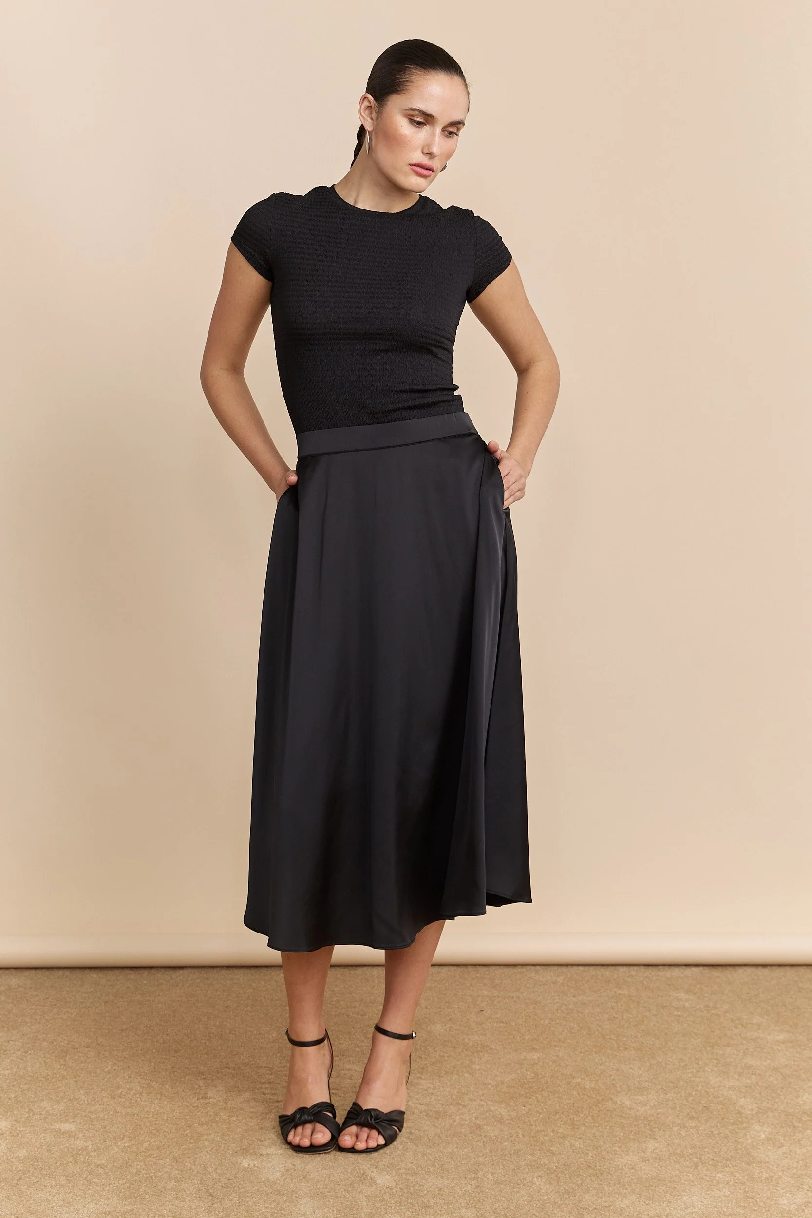Satin skirt with elastic waist - Image 5