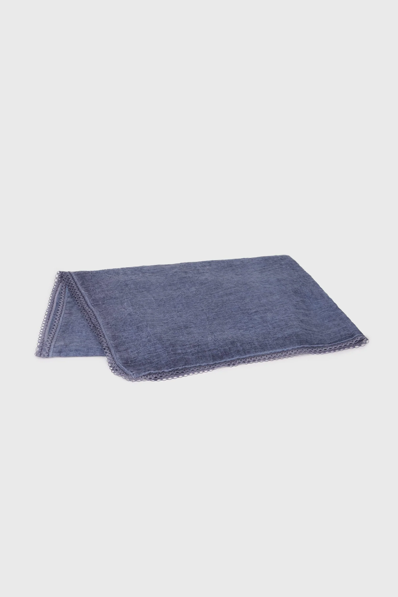 Scarf with lace edge - Image 3