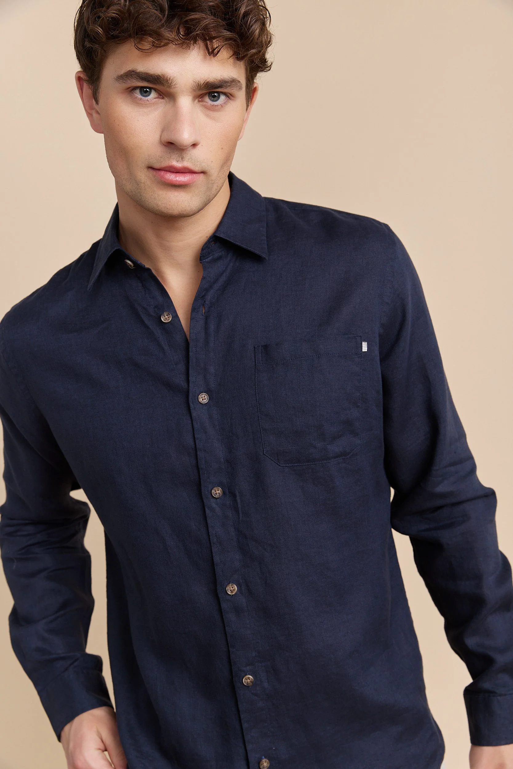 Semi-Fitted Linen shirt - Image 12