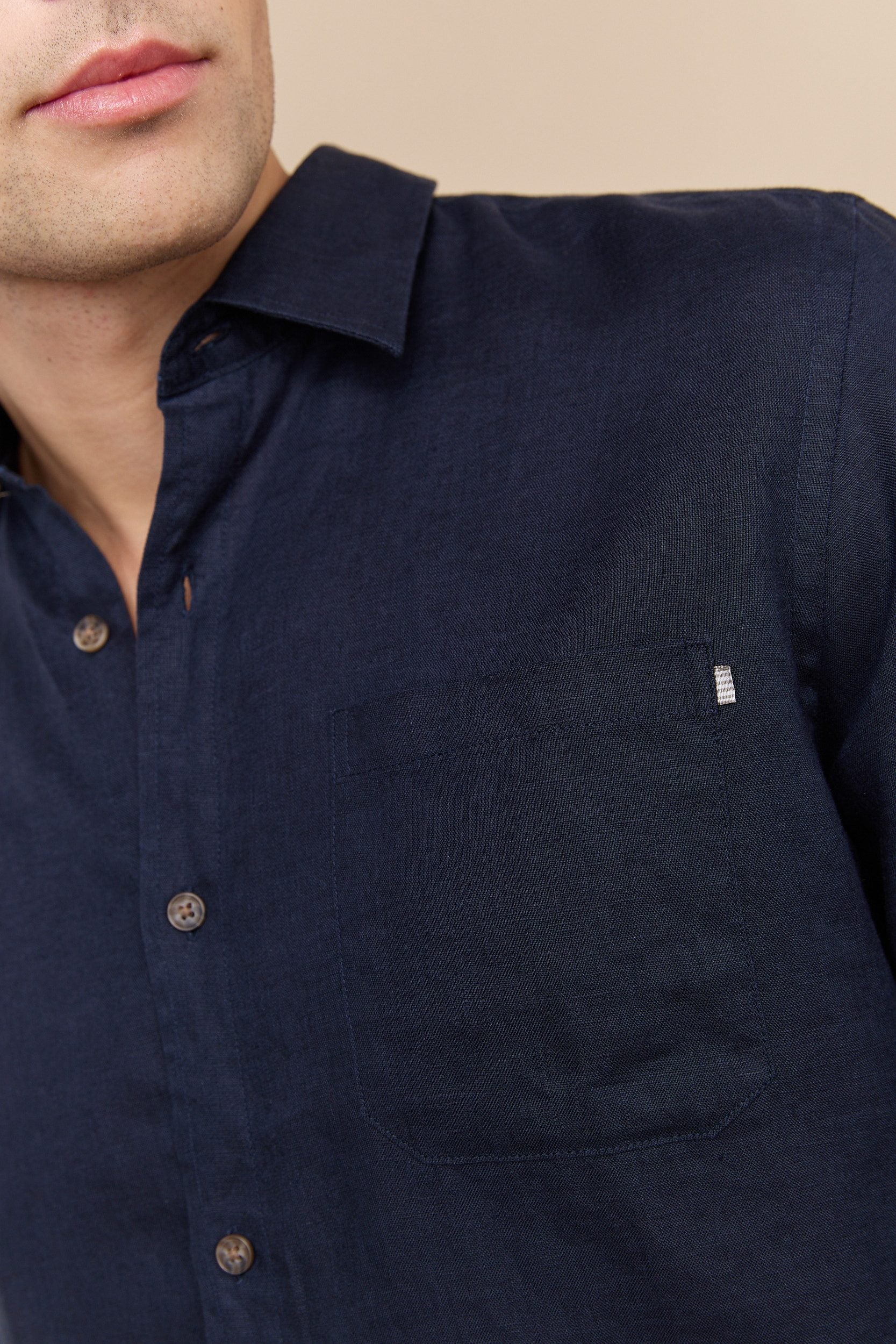 Semi-Fitted Linen shirt - Image 13