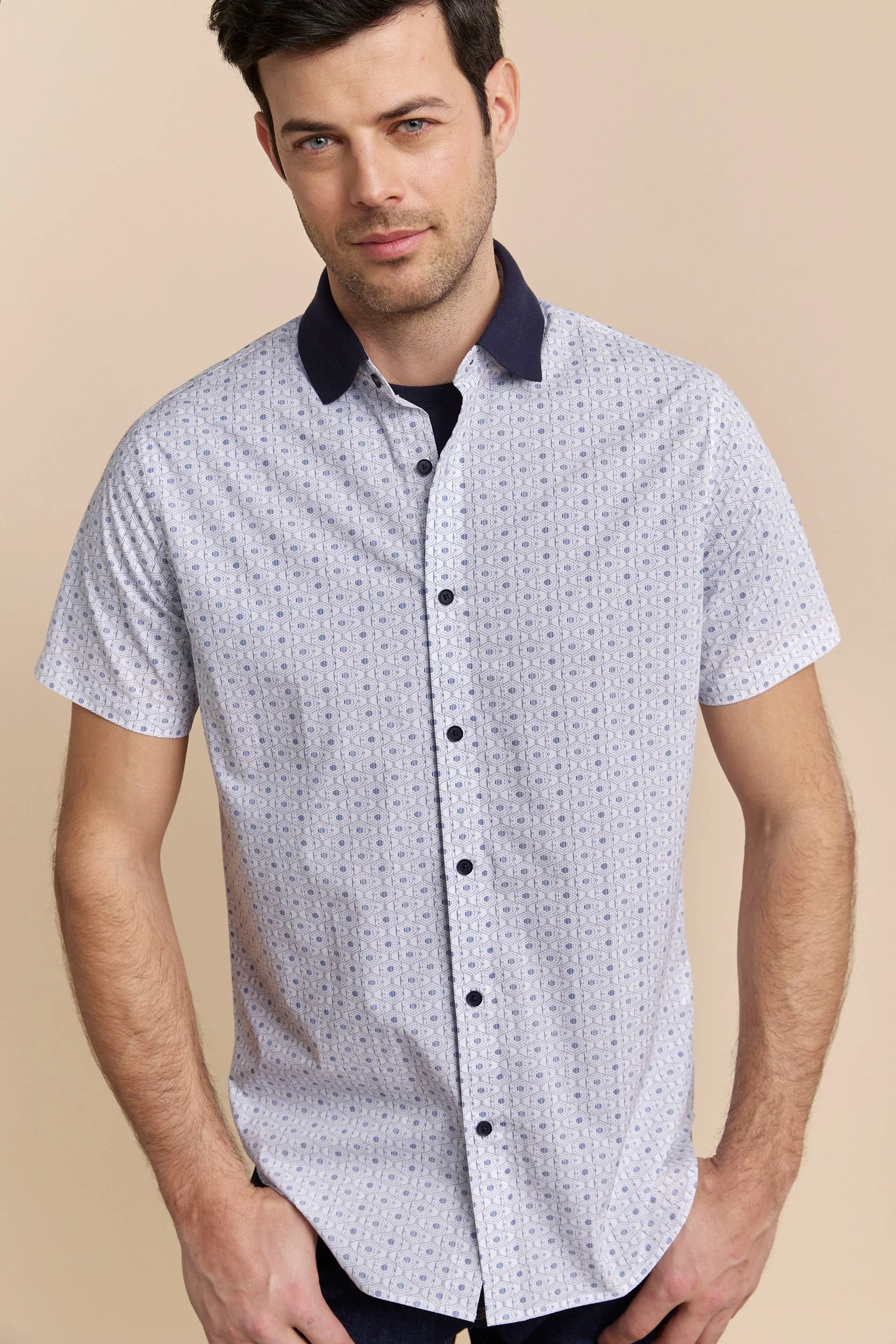 Semi-fitted shirt with contrasting collar - Image 3