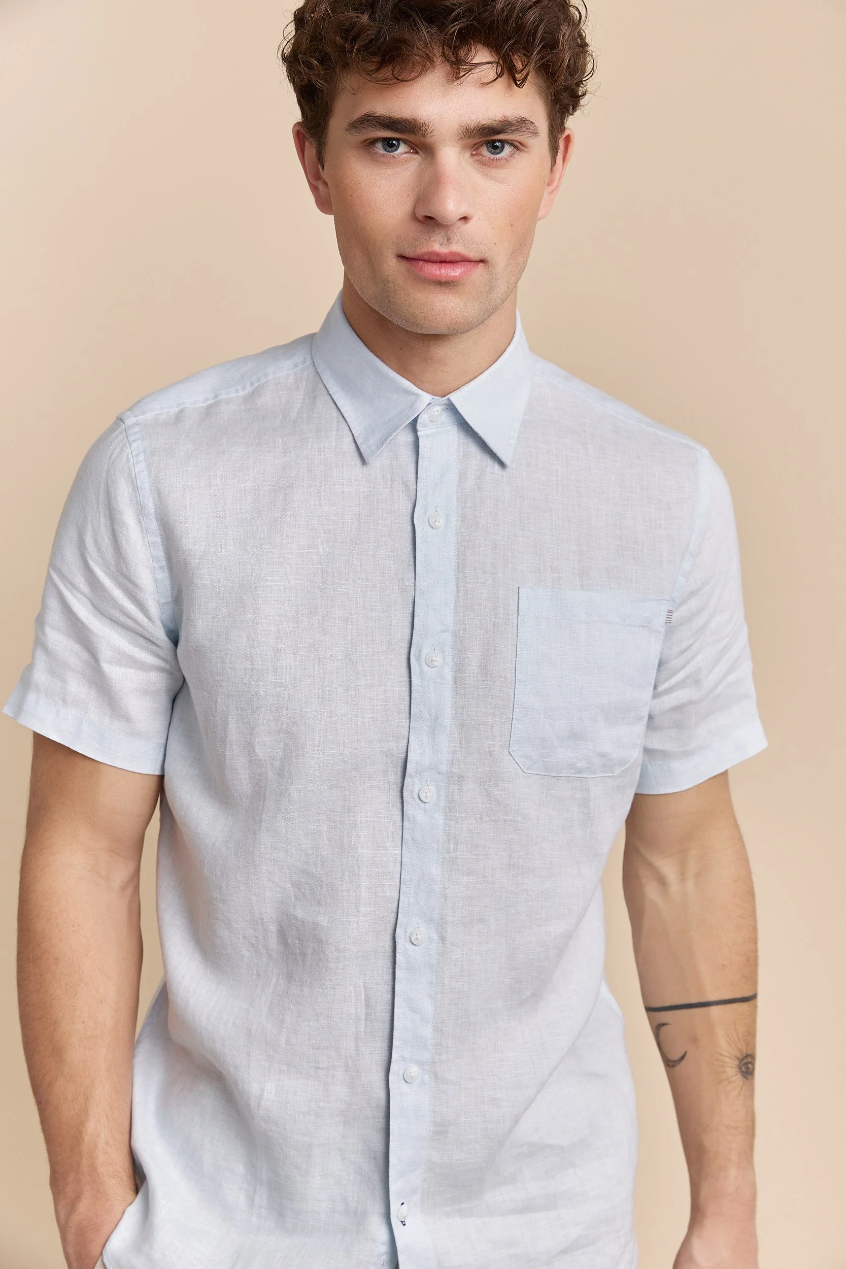Semi-Fitted short sleeve linen shirt - Image 6