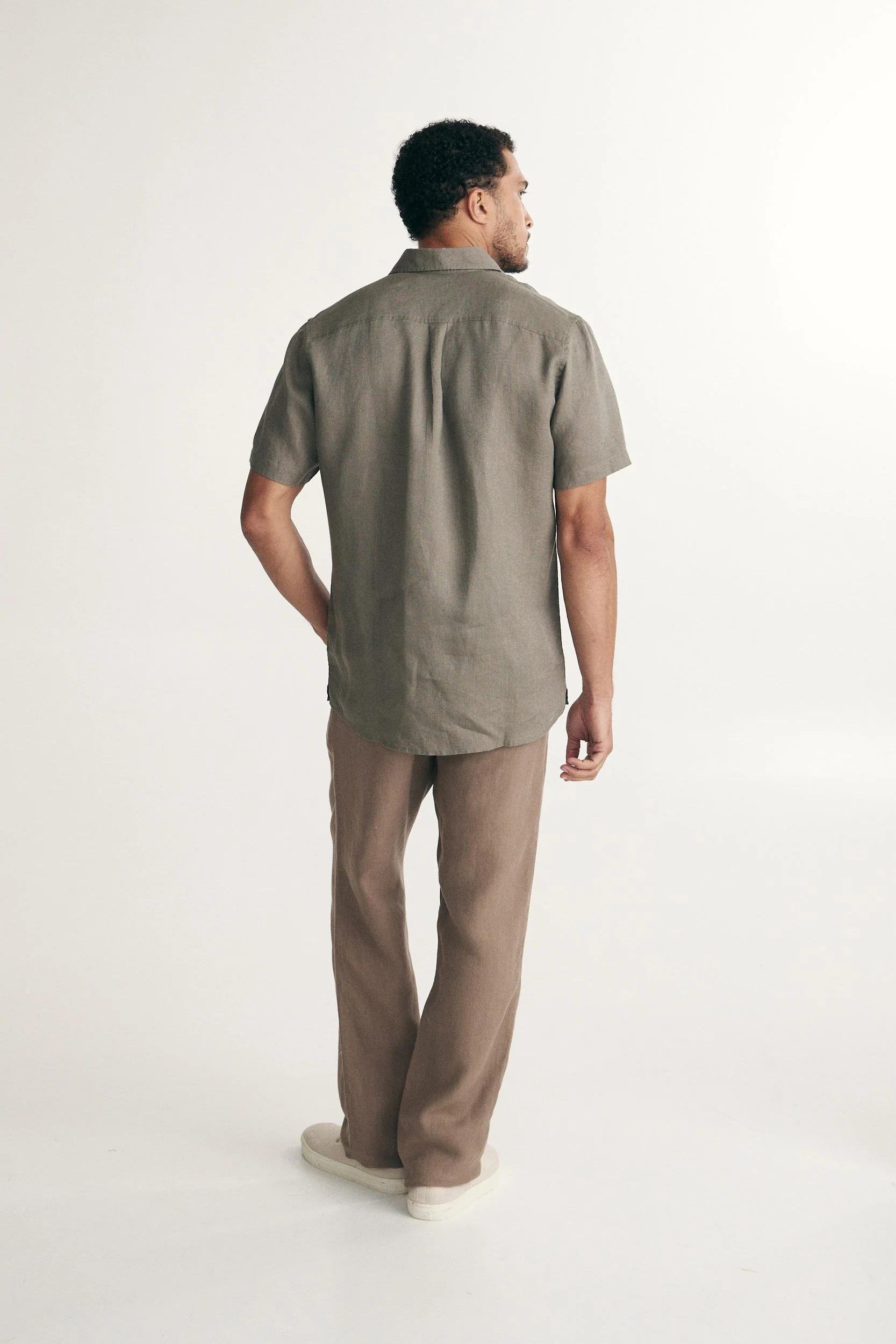 Semi-Fitted short sleeves linen shirt - Image 15