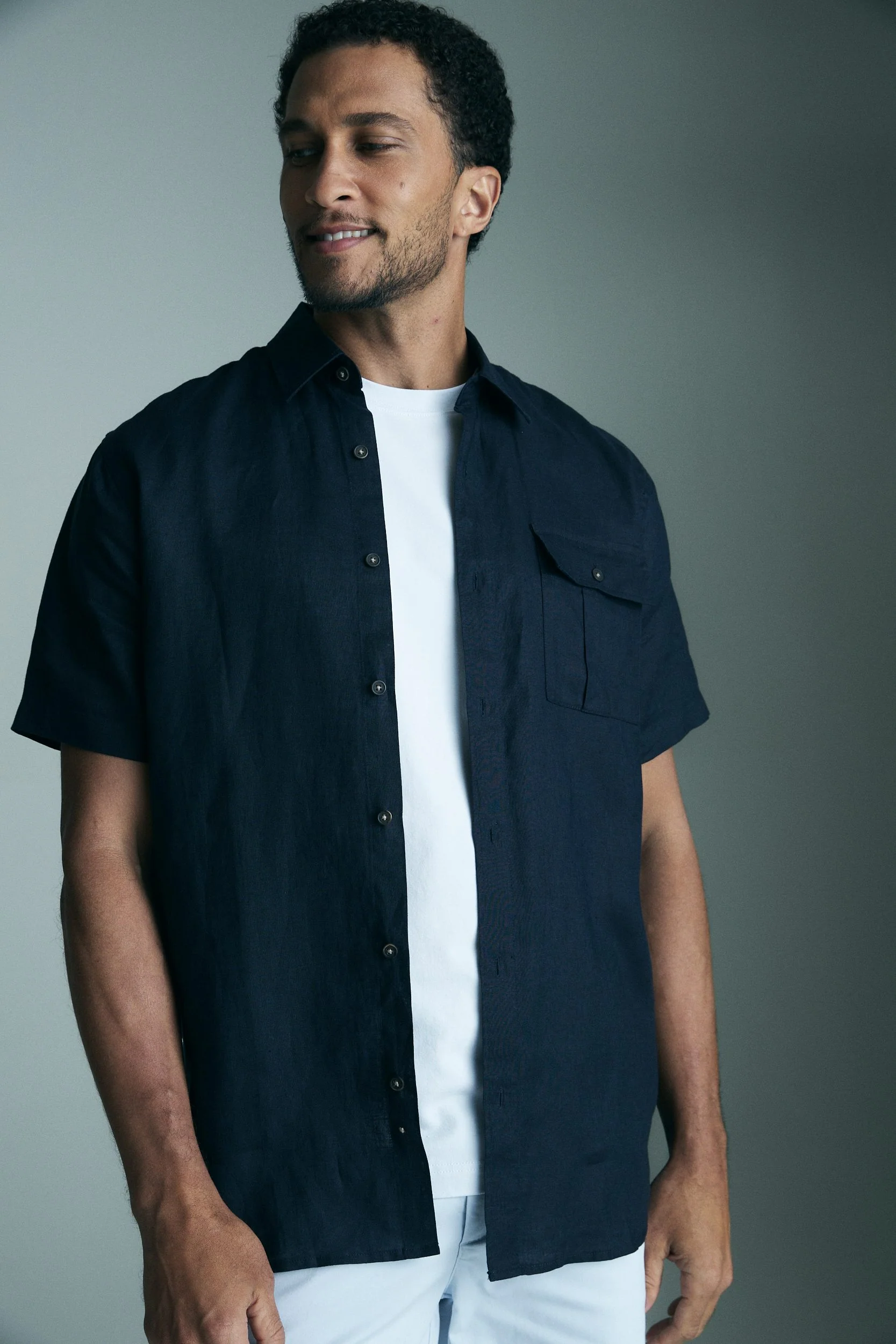 Semi-Fitted short sleeves linen shirt - Image 4