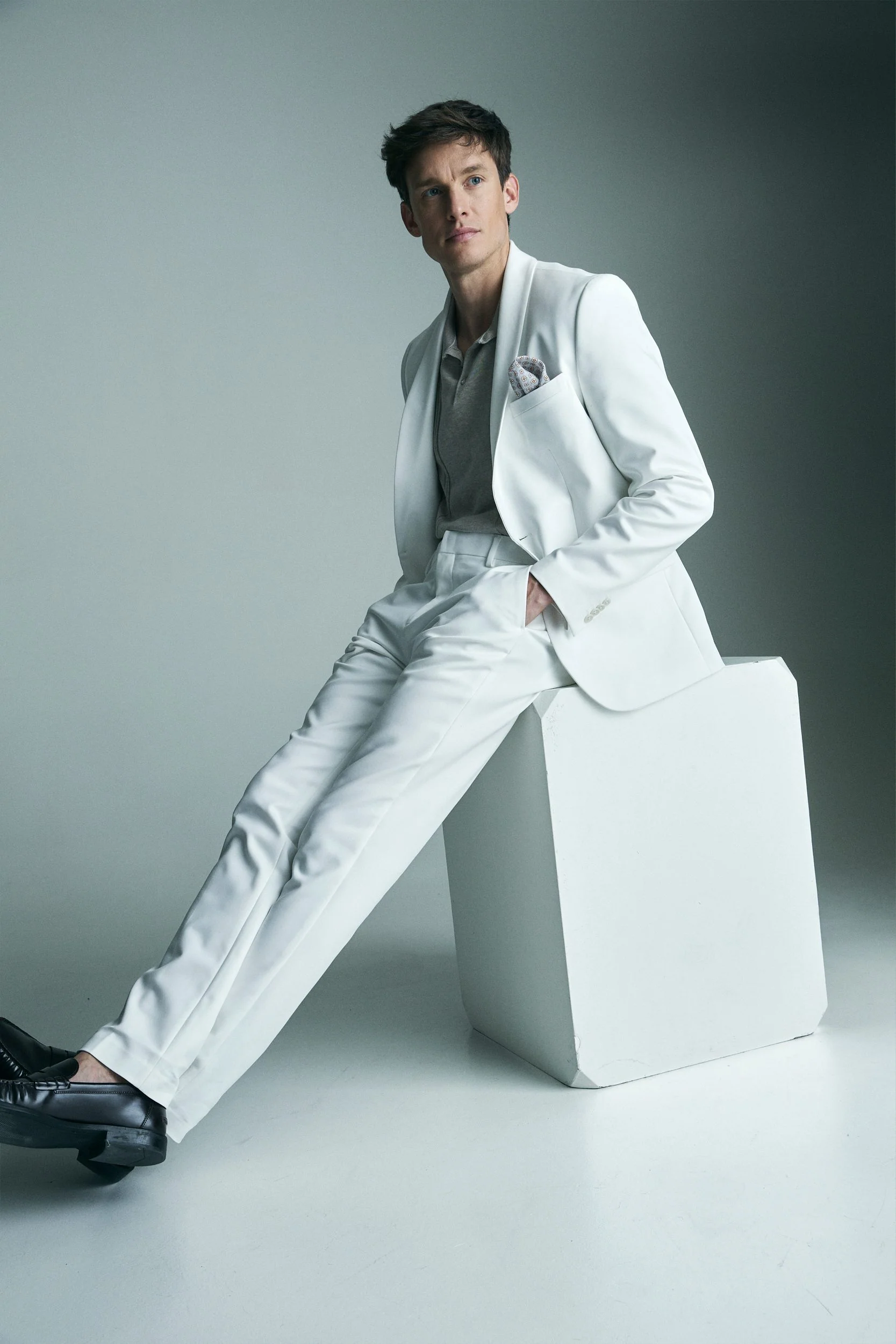 Shawl Collar Extra-Fitted Blazer - Image 2