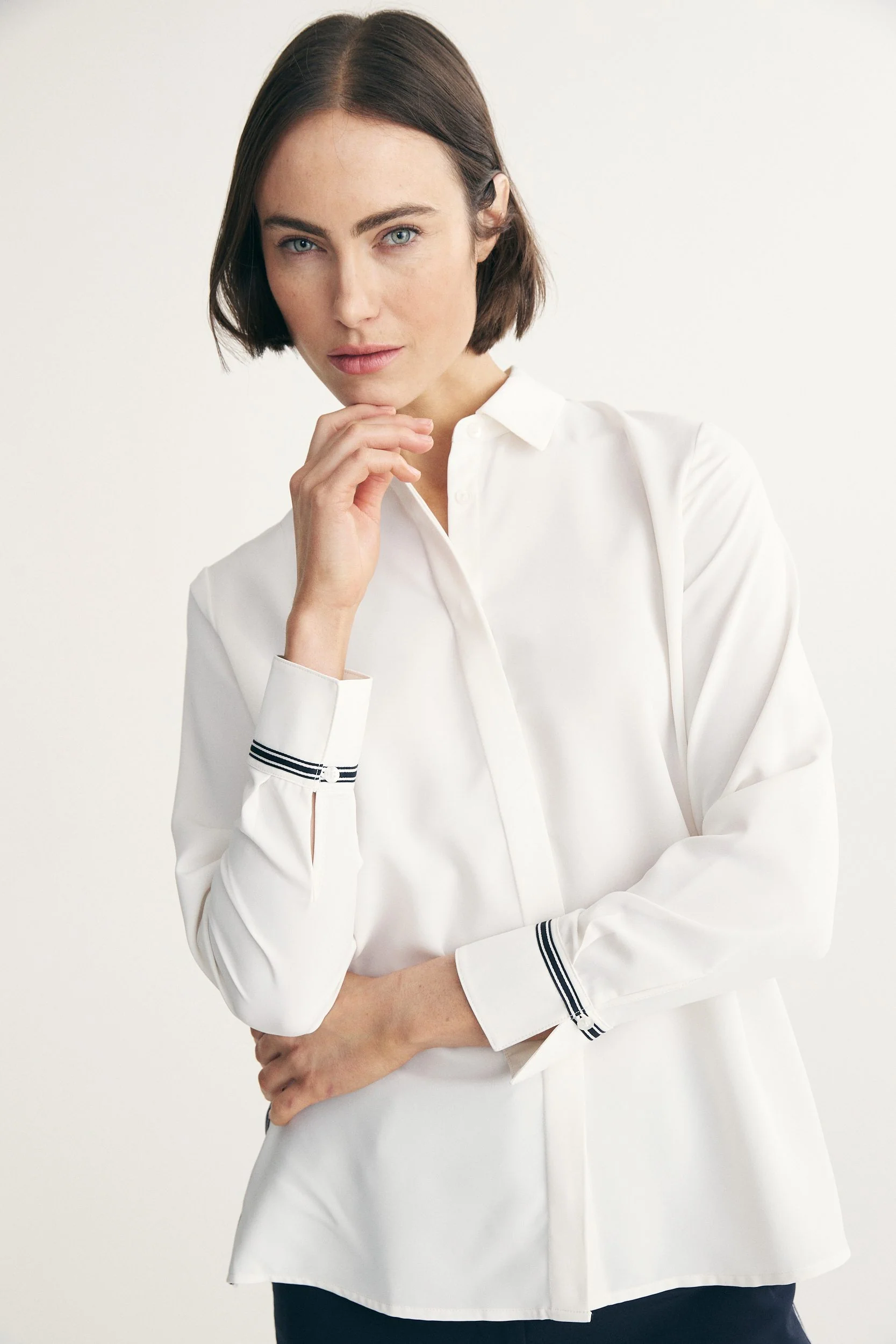 Shirt with ribbon
