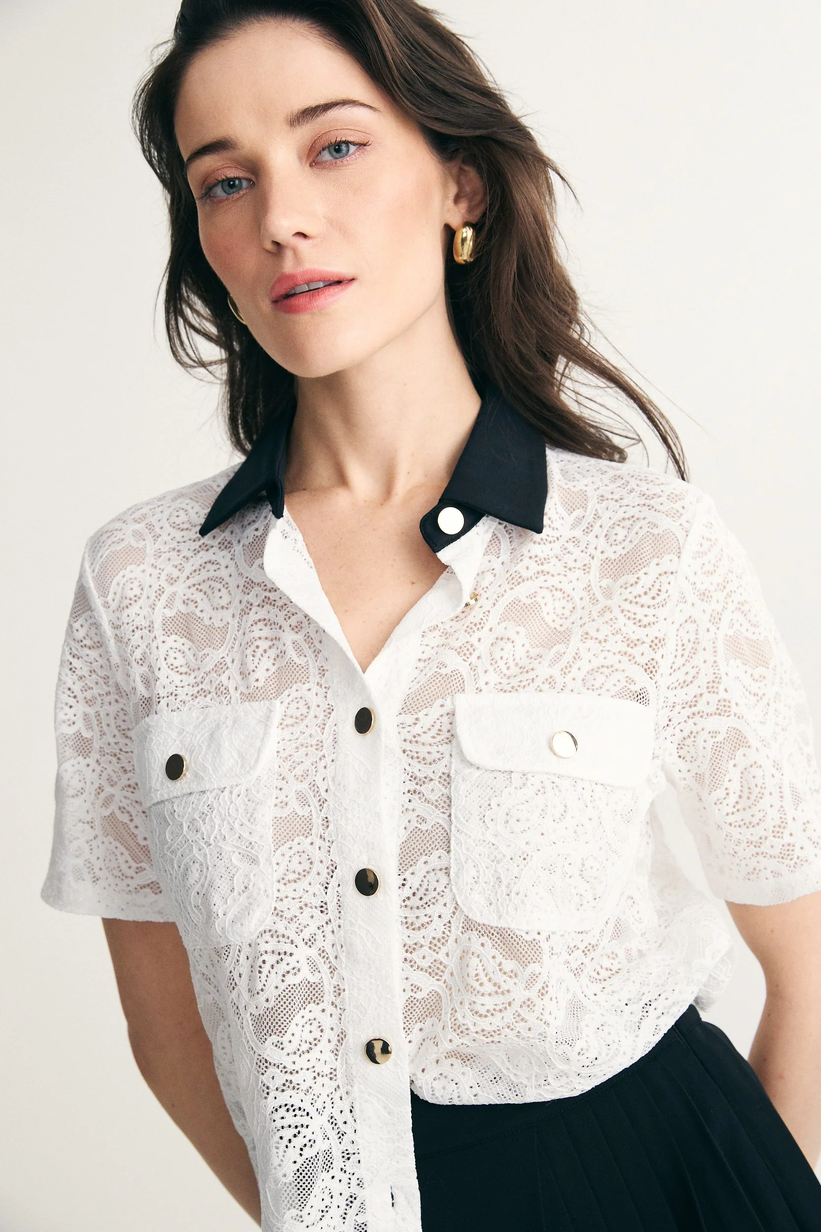 Short sleeve lace shirt