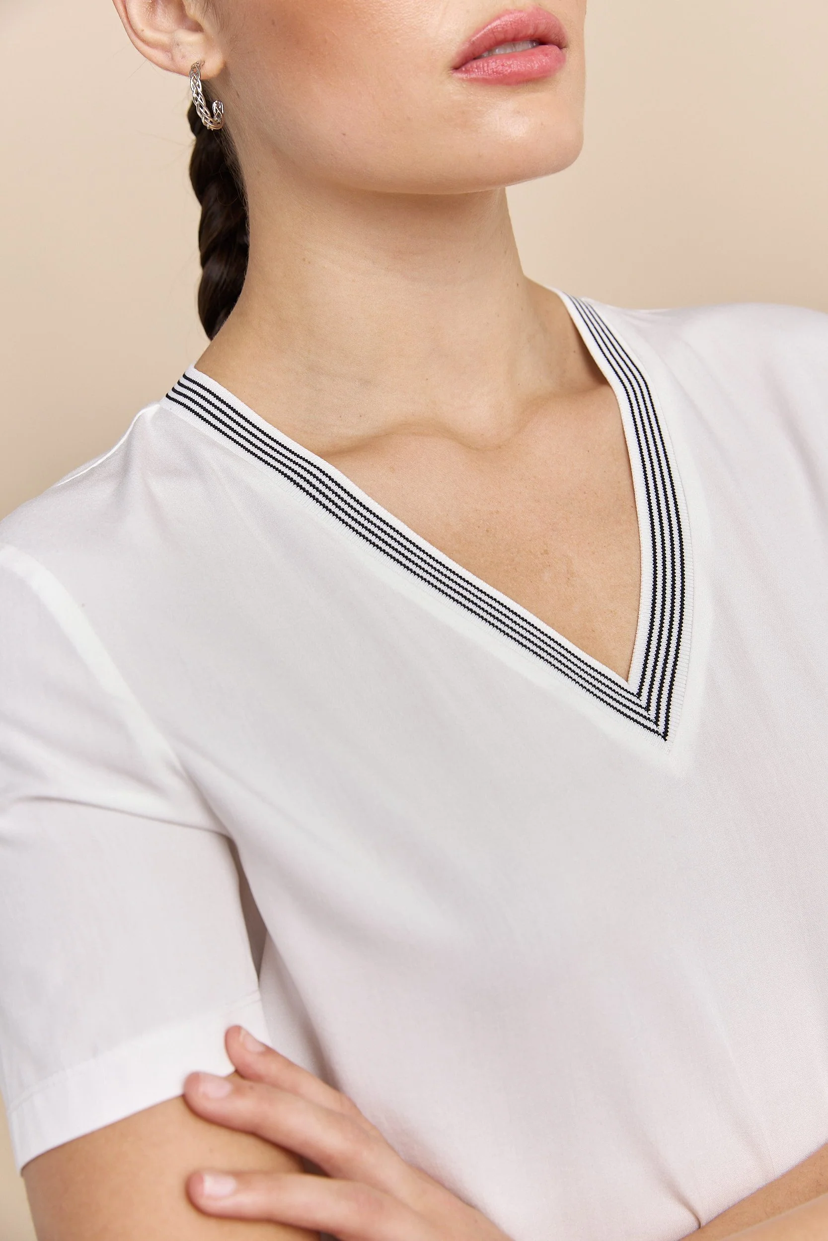 Short-sleeve top with jersey back - Image 6