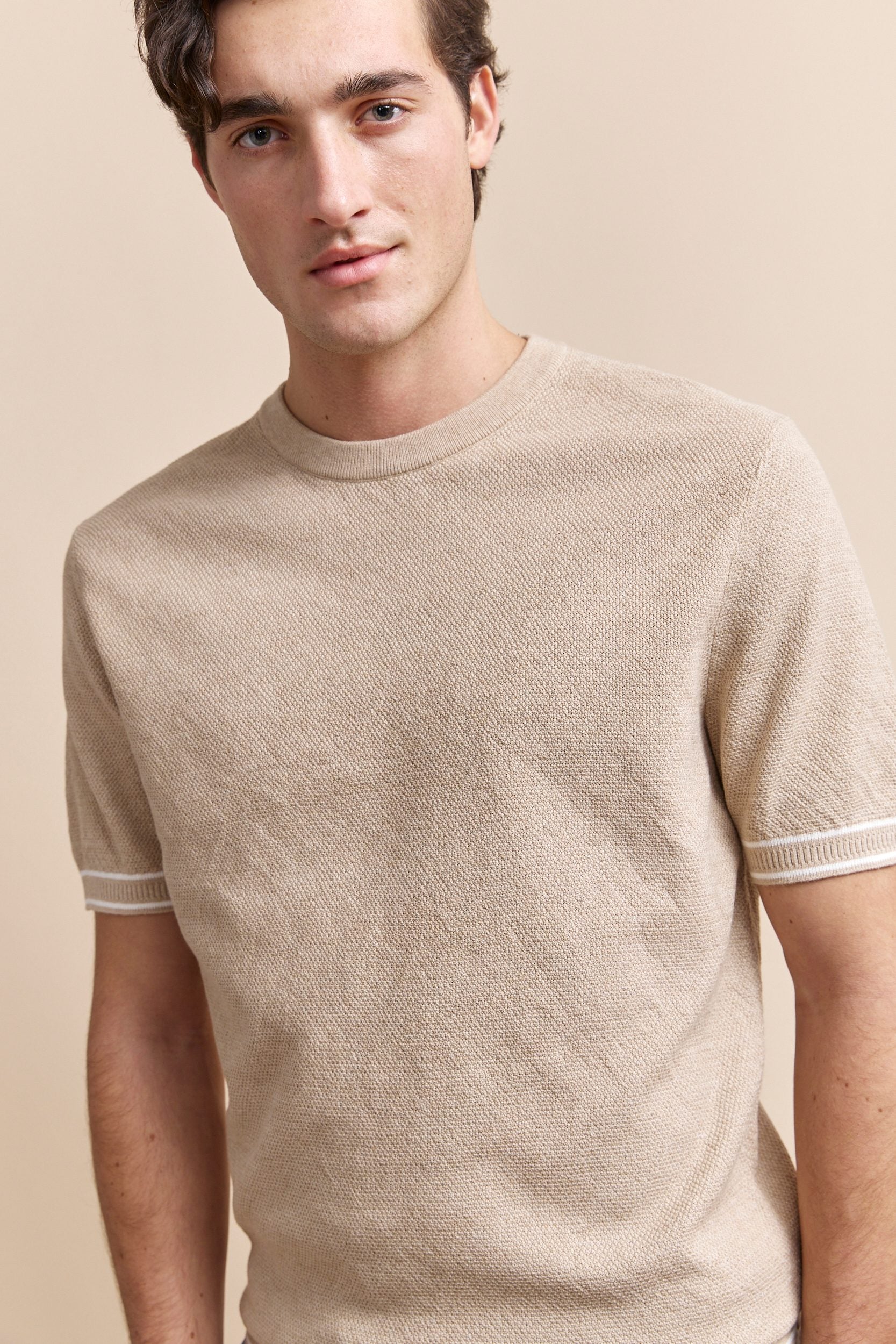 Short sleeves textured sweater - Image 4