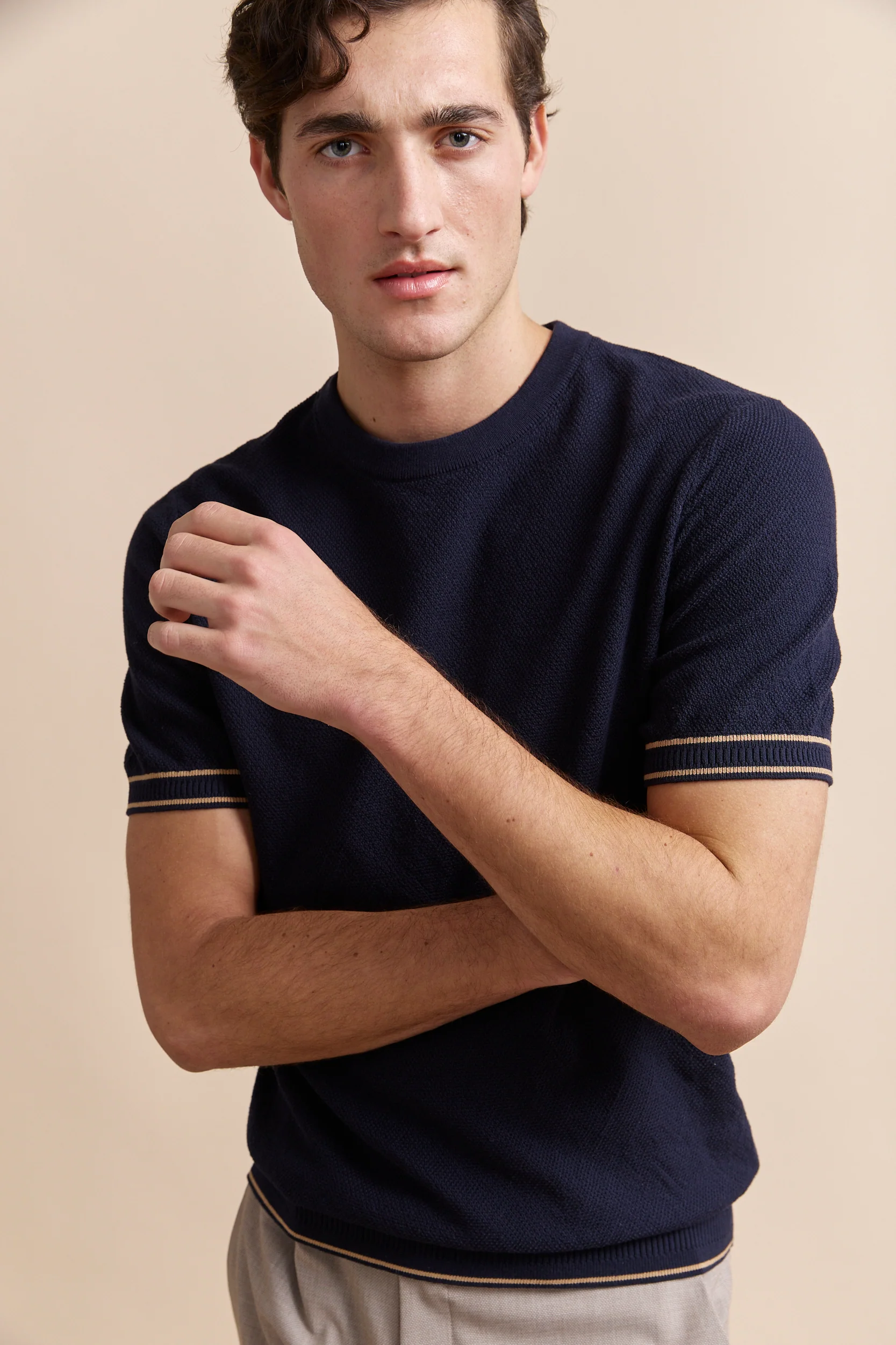 Short sleeves textured sweater - Image 7