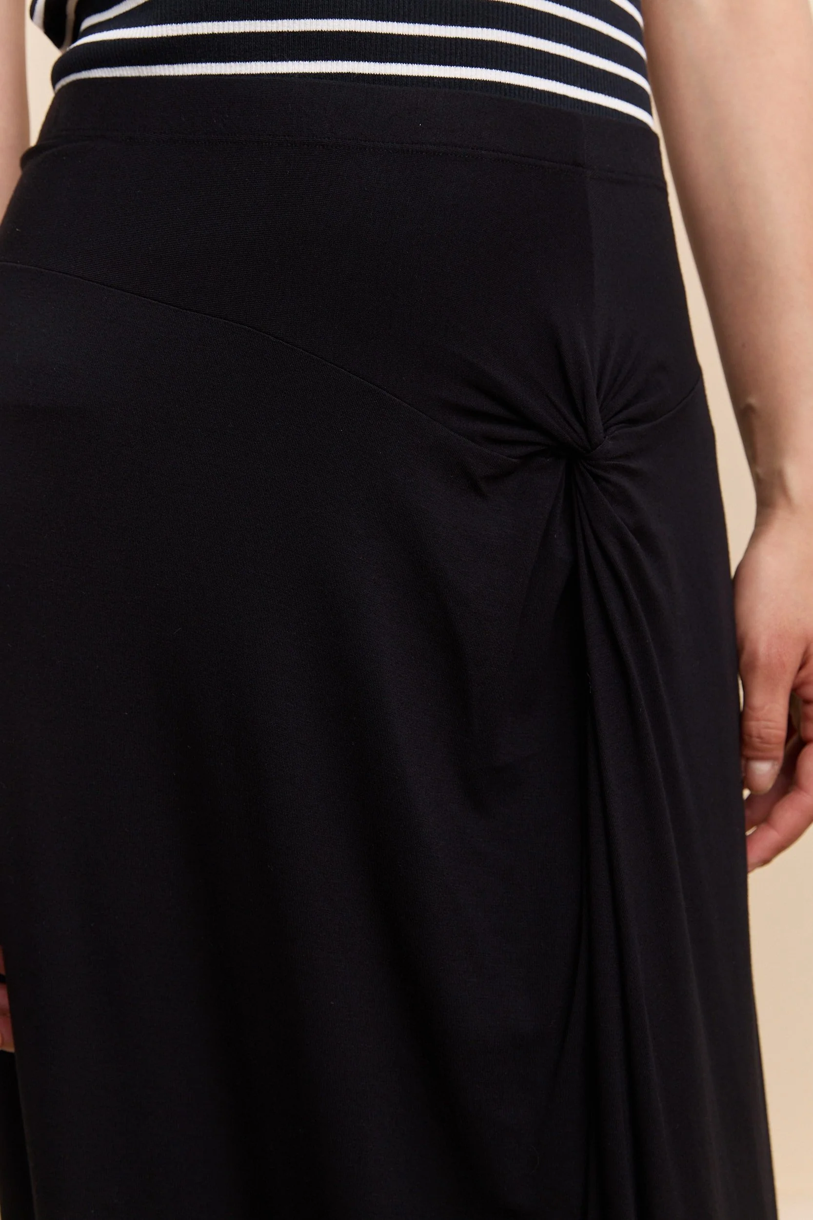Skirt with twist detail - Image 4