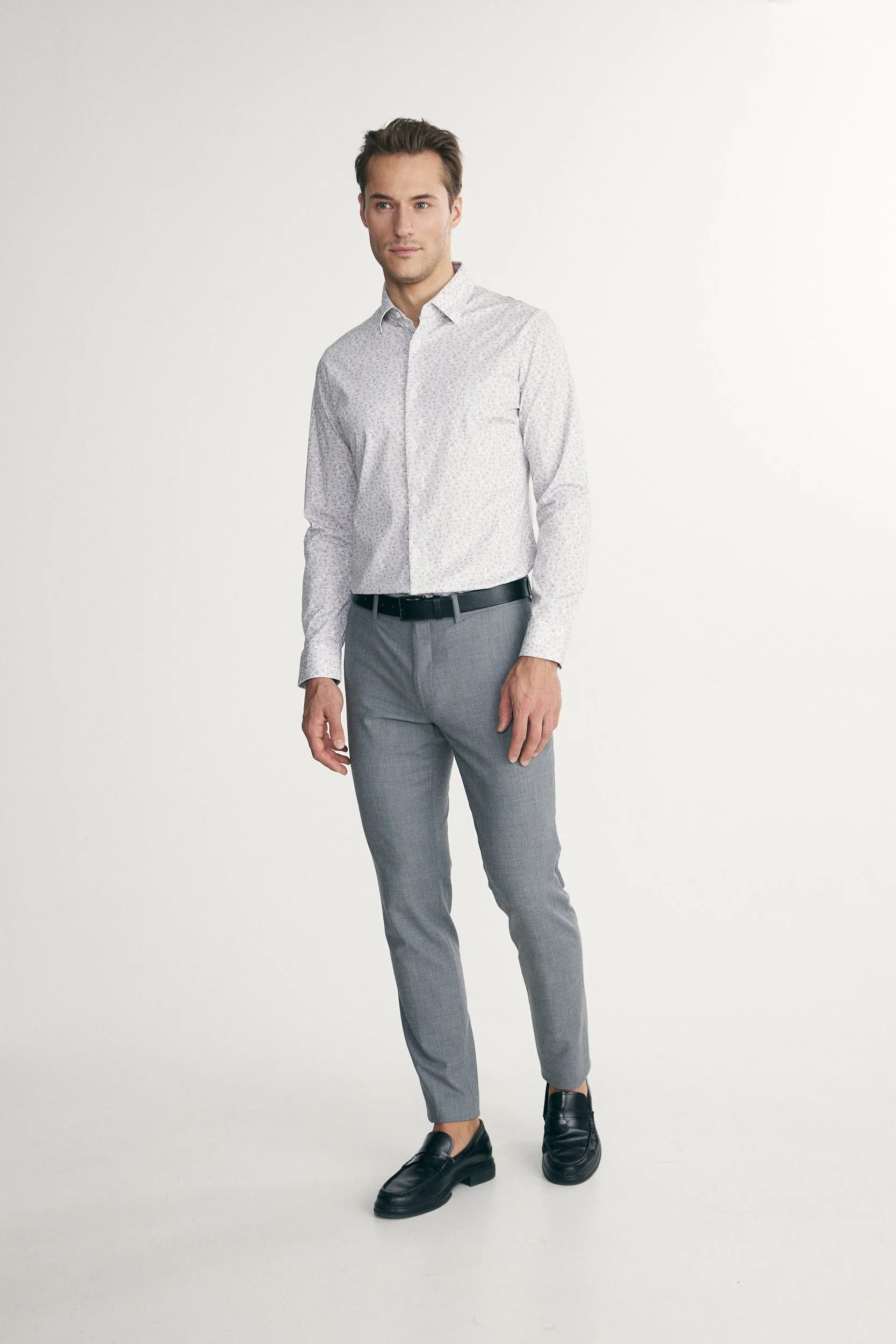 Slash pocket slim fit pants