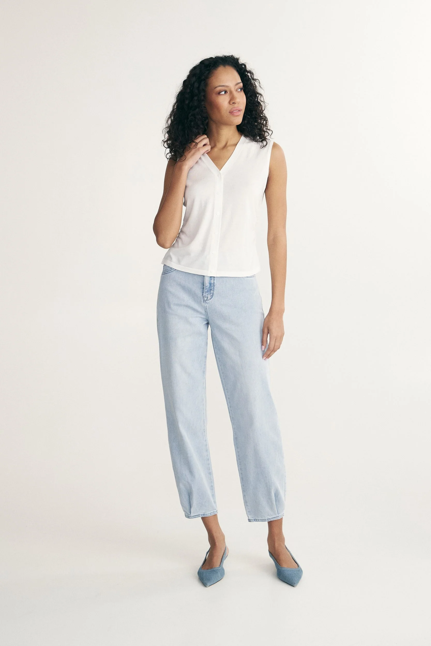 Sleeveless cardigan - Image 2