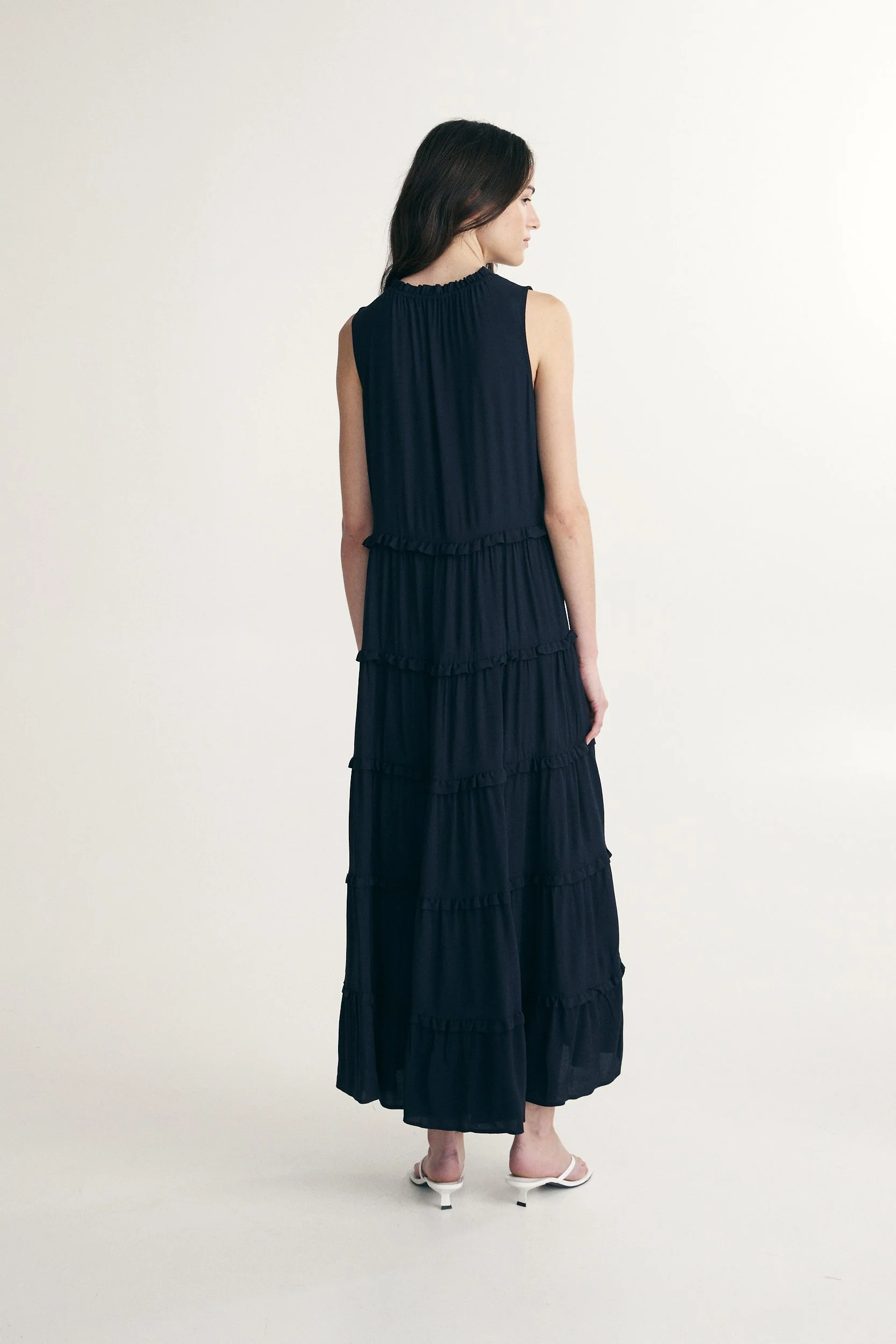 Sleeveless dress - Image 2