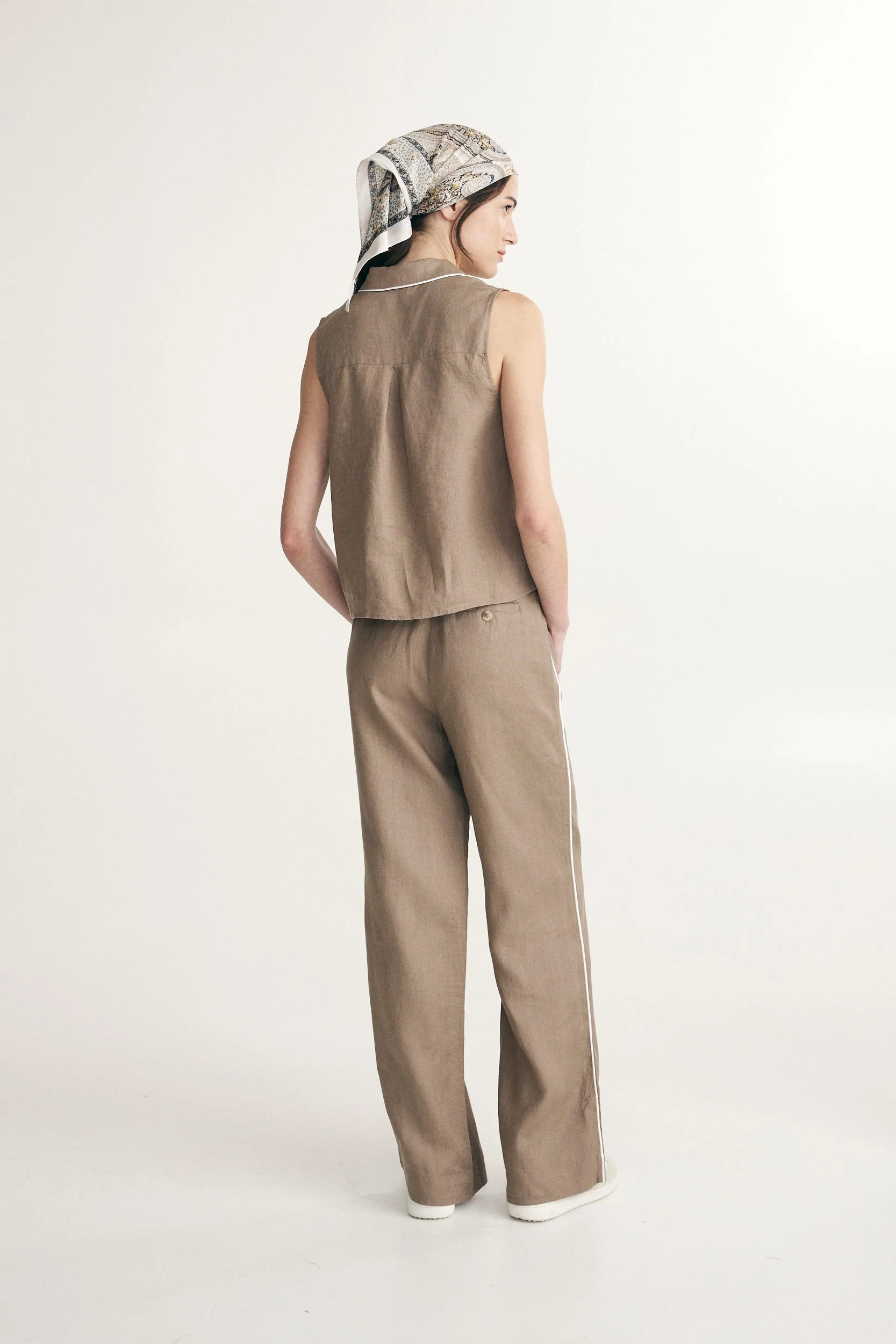 Sleeveless linen polo - Image 5
