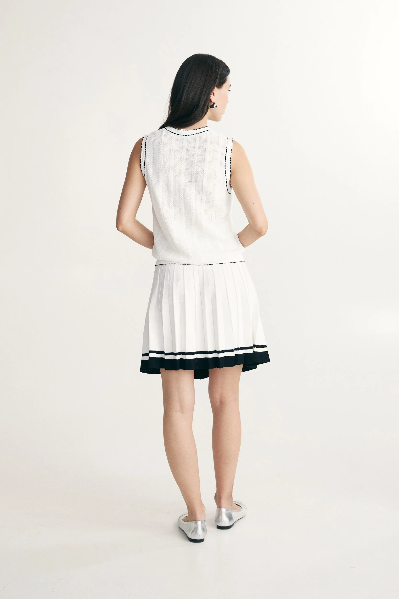 Sleeveless sweater - Image 2