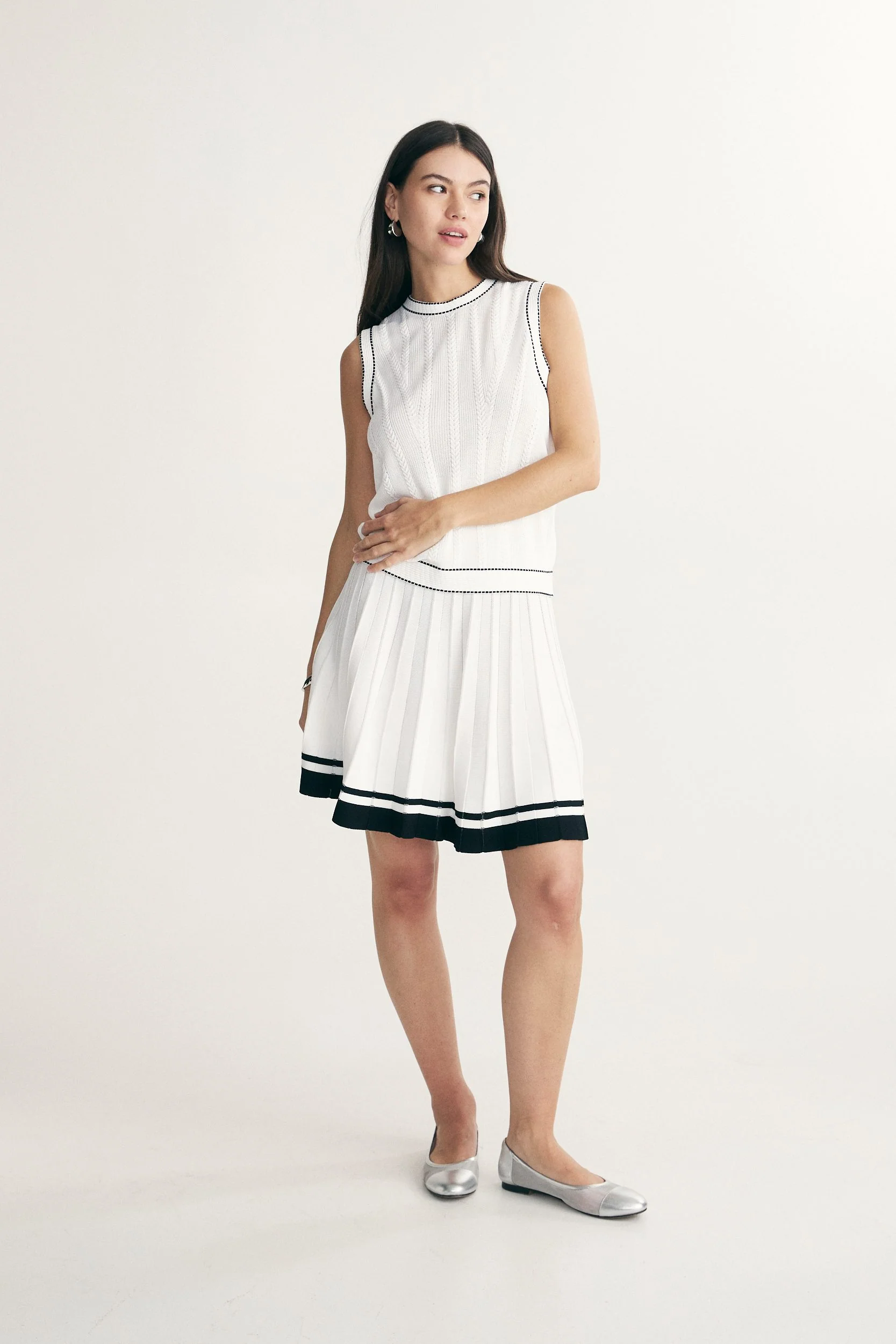 Sleeveless sweater - Image 3