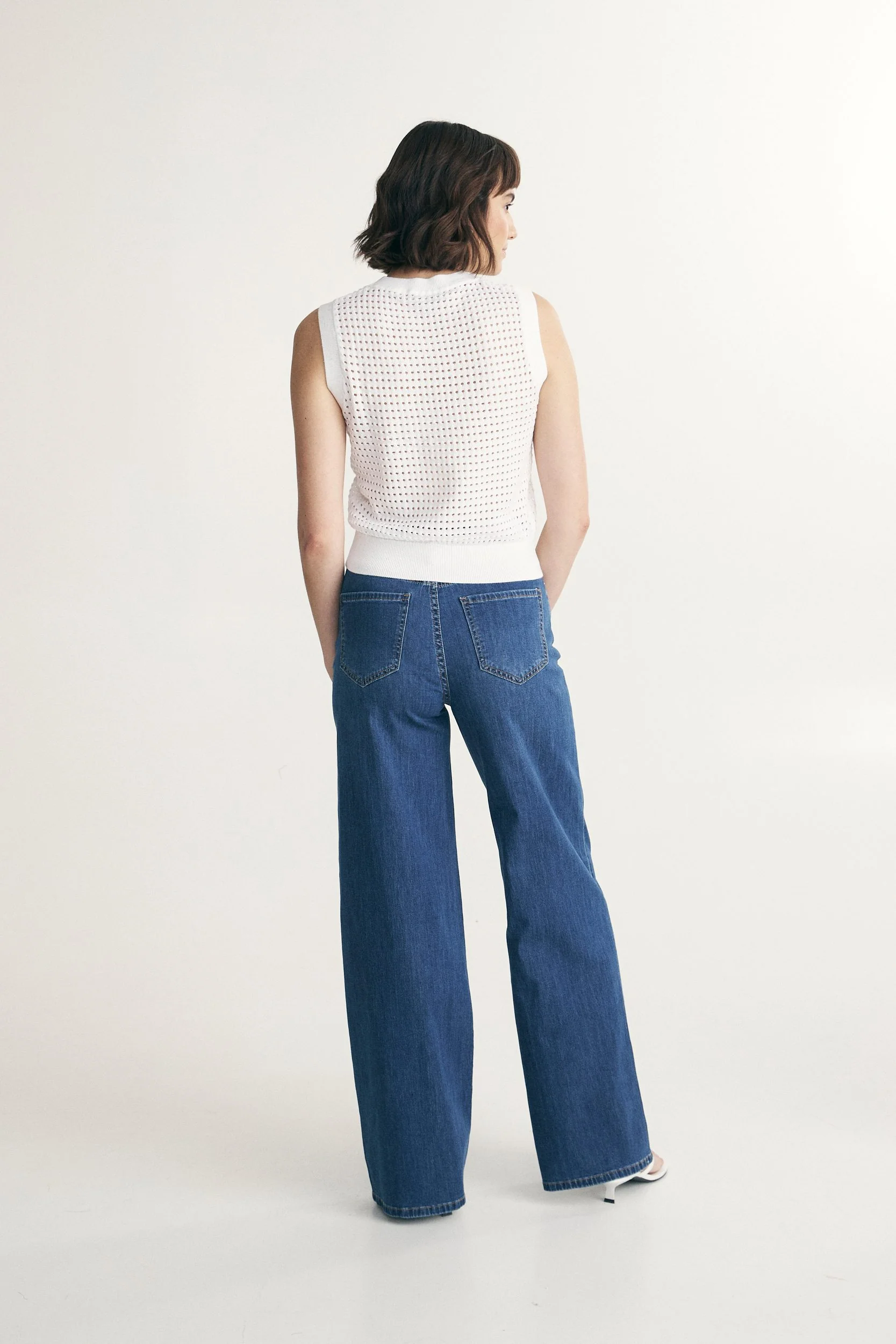 Sleeveless top - Image 2