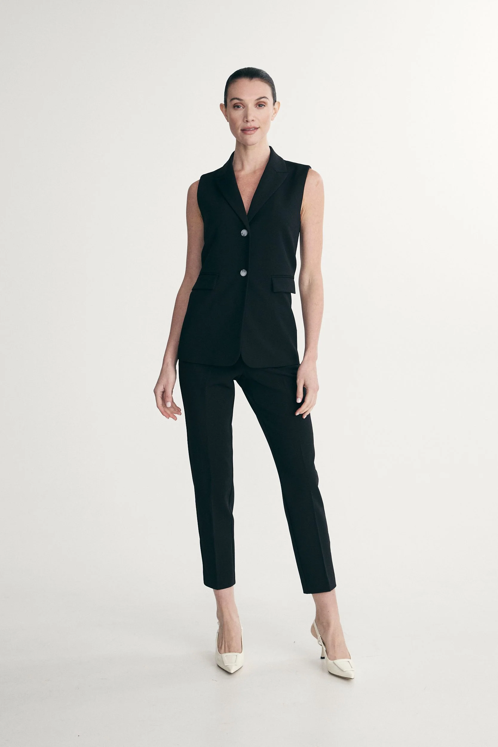 Sleeveless vest - Image 3