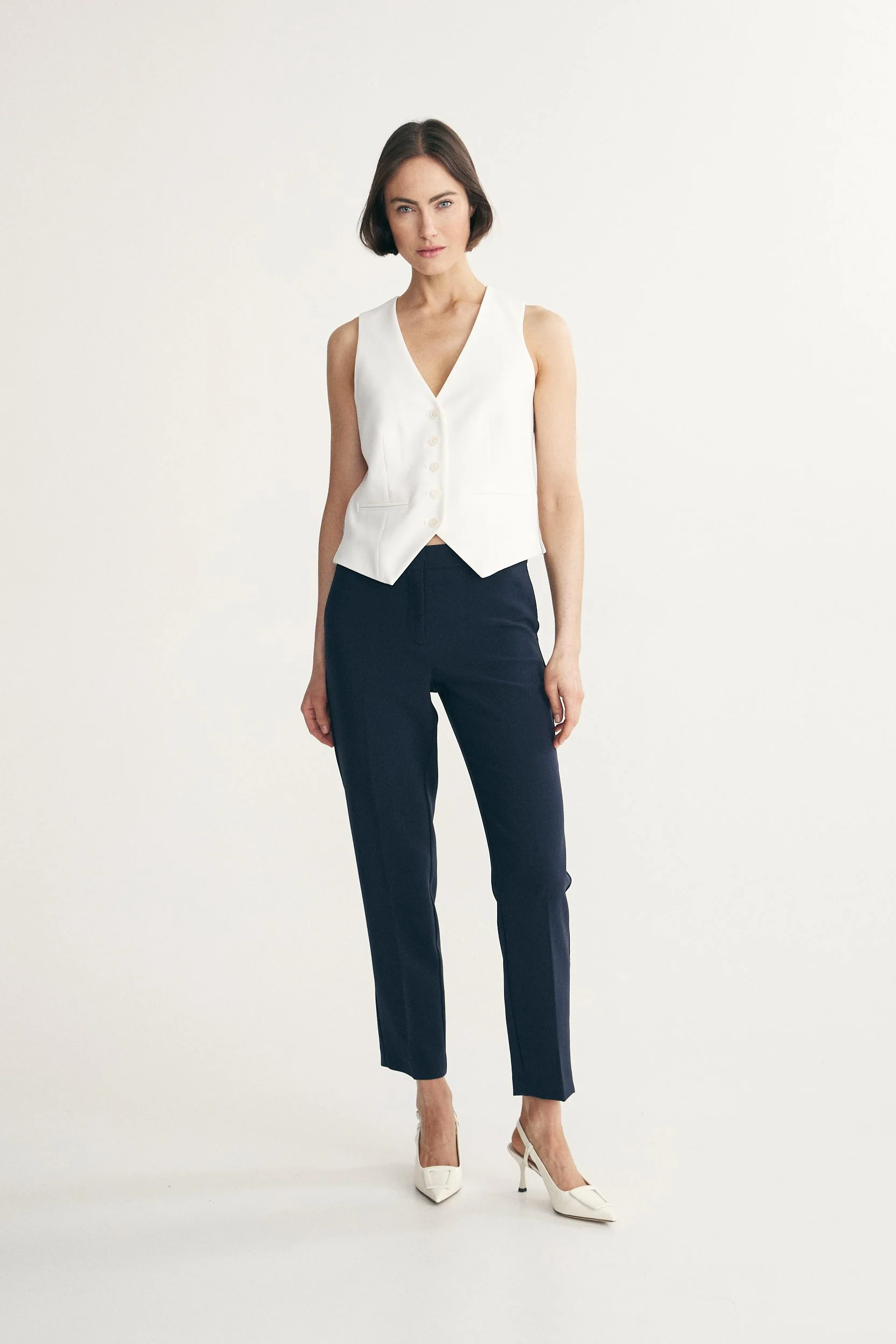 Sleeveless vest with ribbon - Image 3