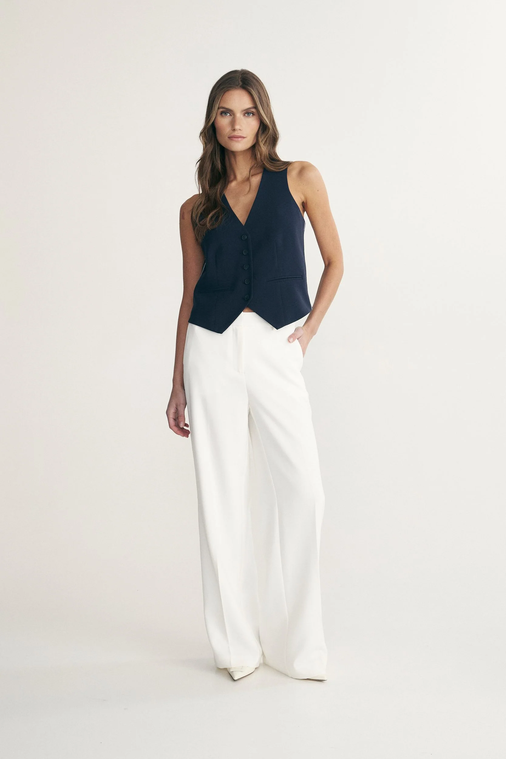 Sleeveless vest with ribbon - Image 8