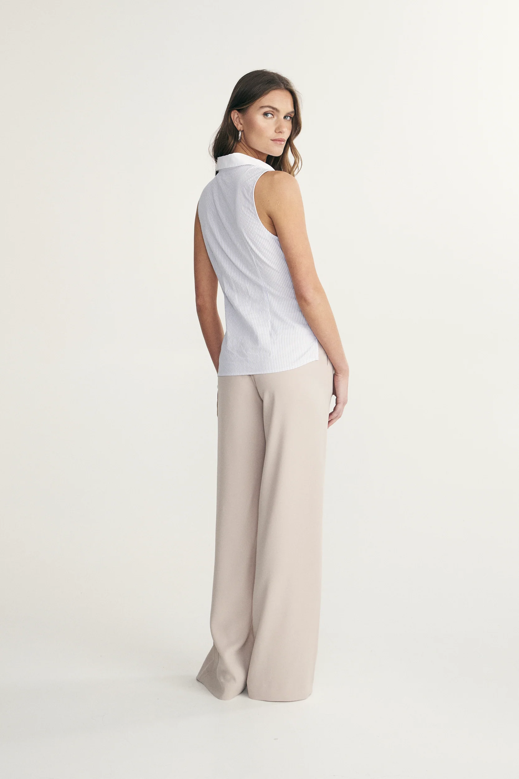 Striped sleeveless shirt - Image 2