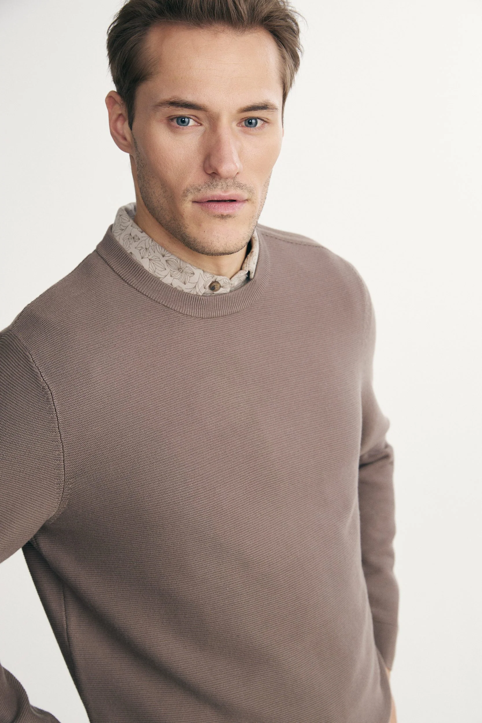 Sweater with shoulder zipper - Image 5