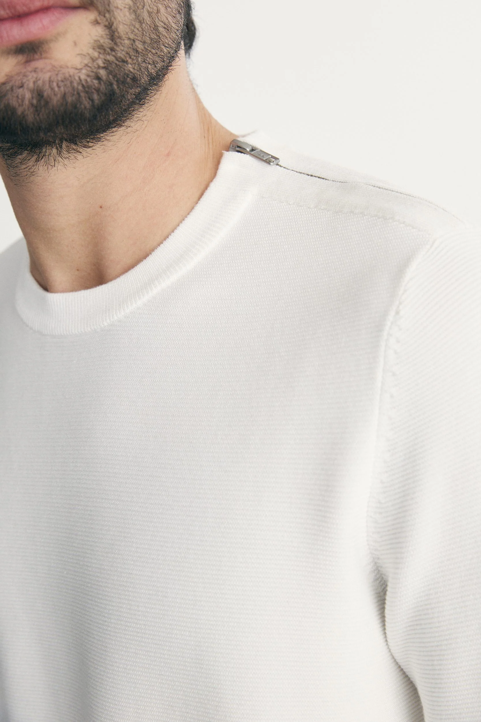 Sweater with shoulder zipper - Image 8