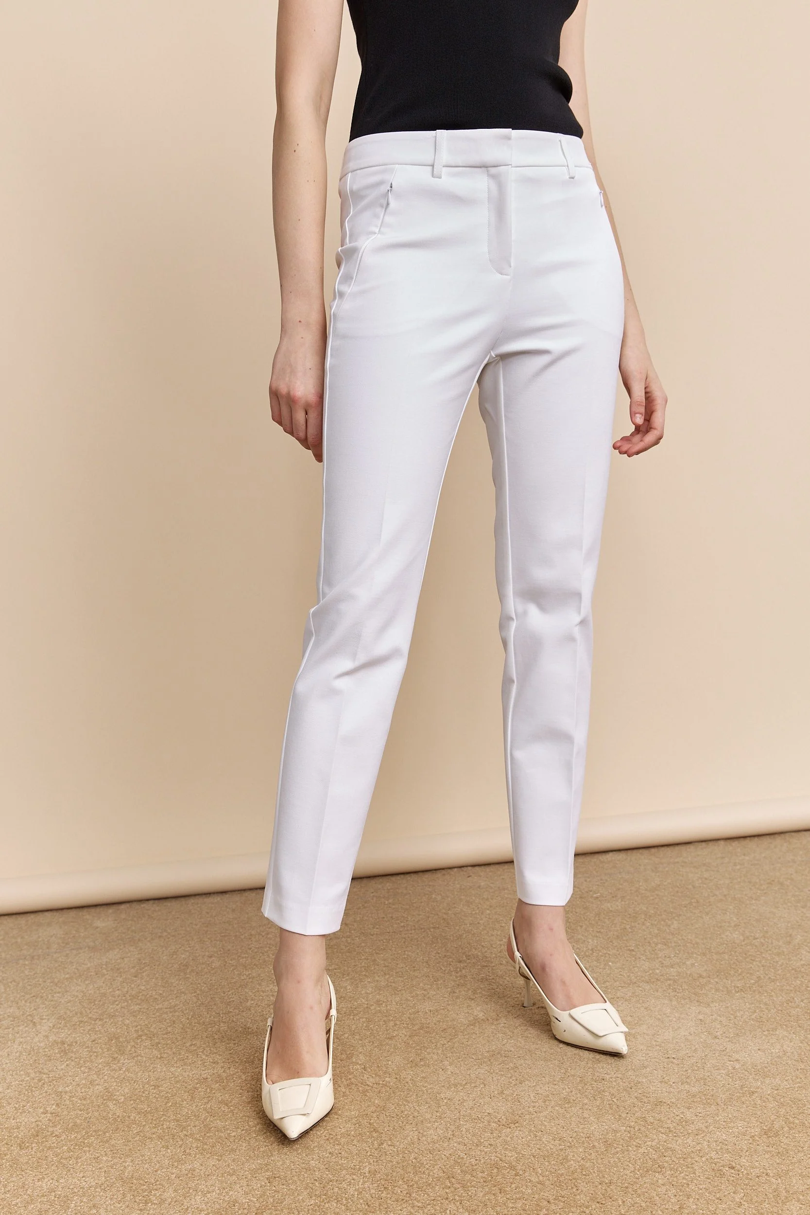 Urban crop pant with zip pocket - Image 3