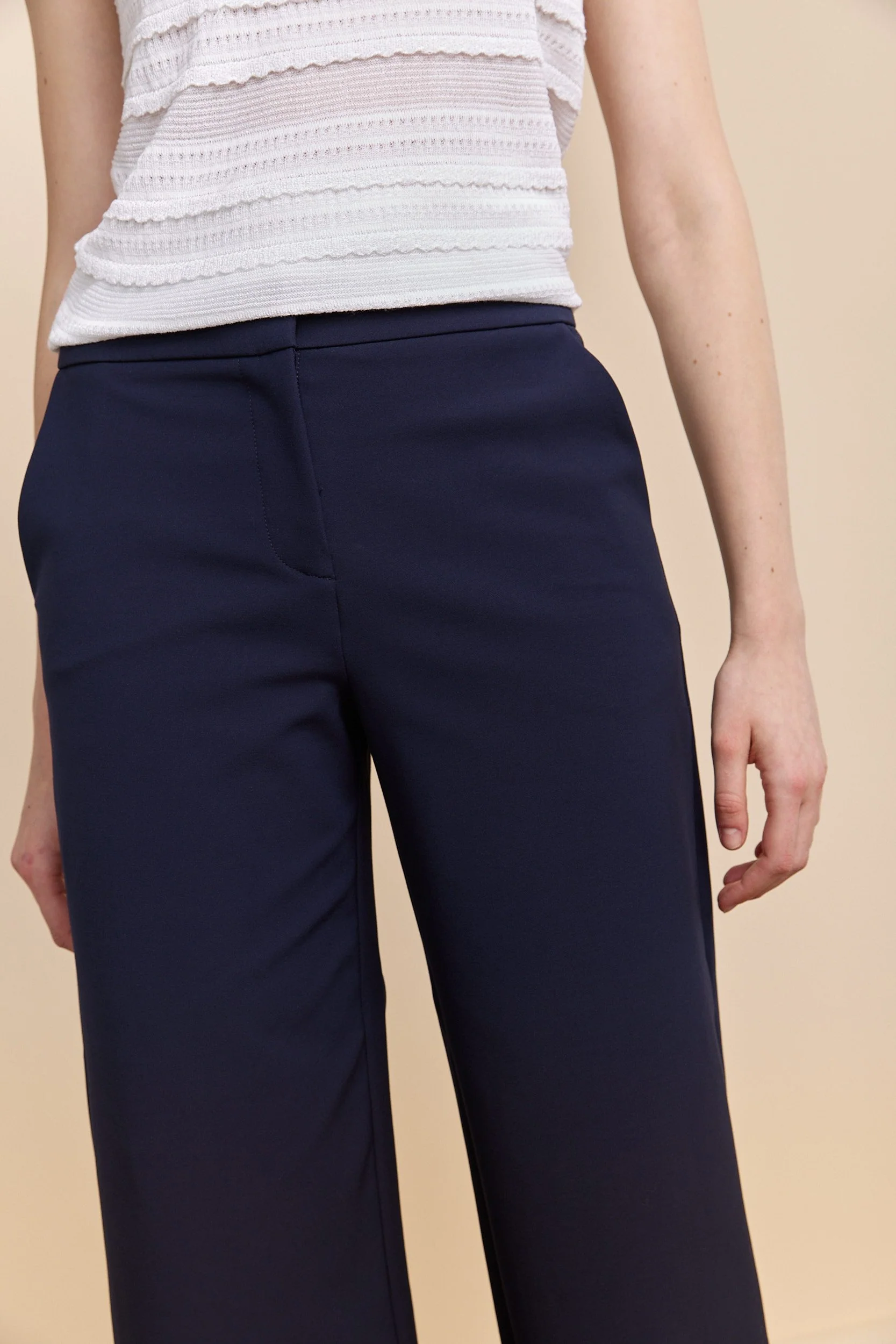 Wide leg high waist cropped pant - Image 3